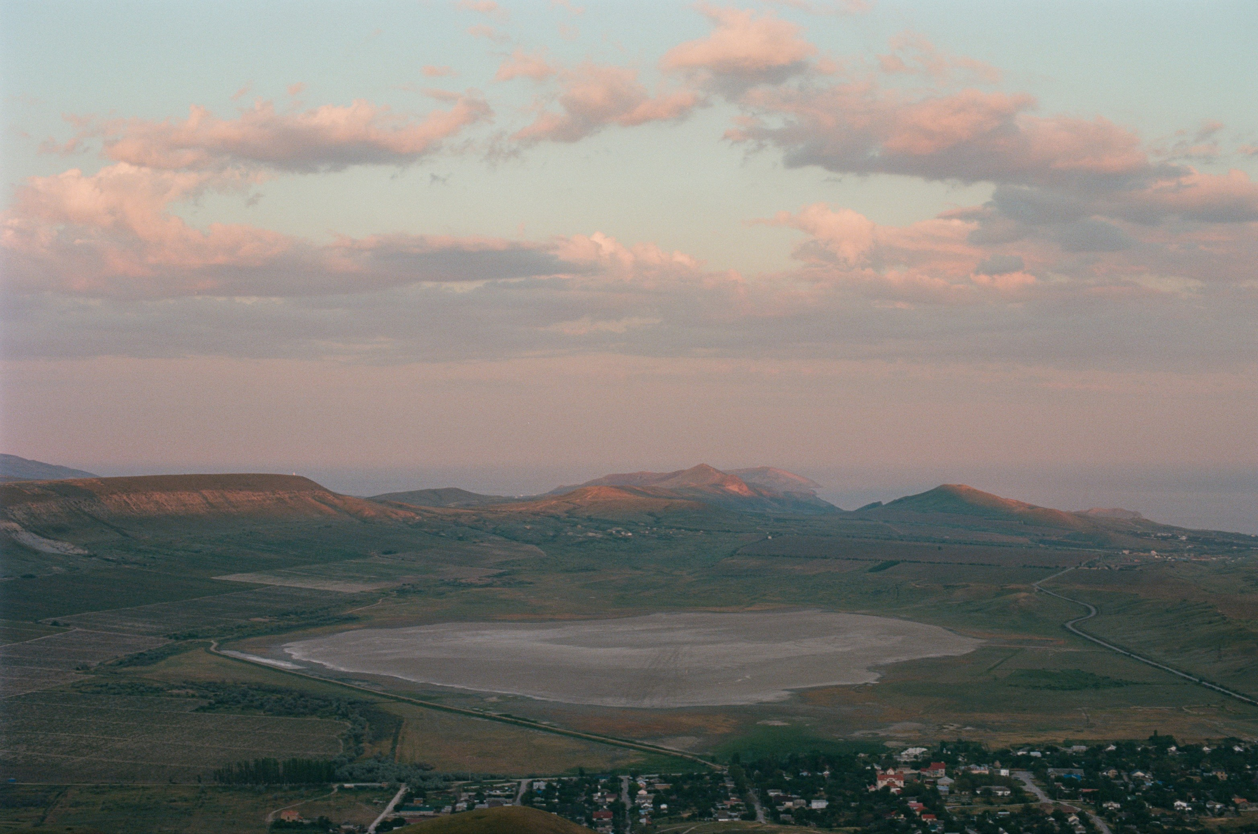 Champagne supernova // ukraine, crimea III. EVER EXPOSED