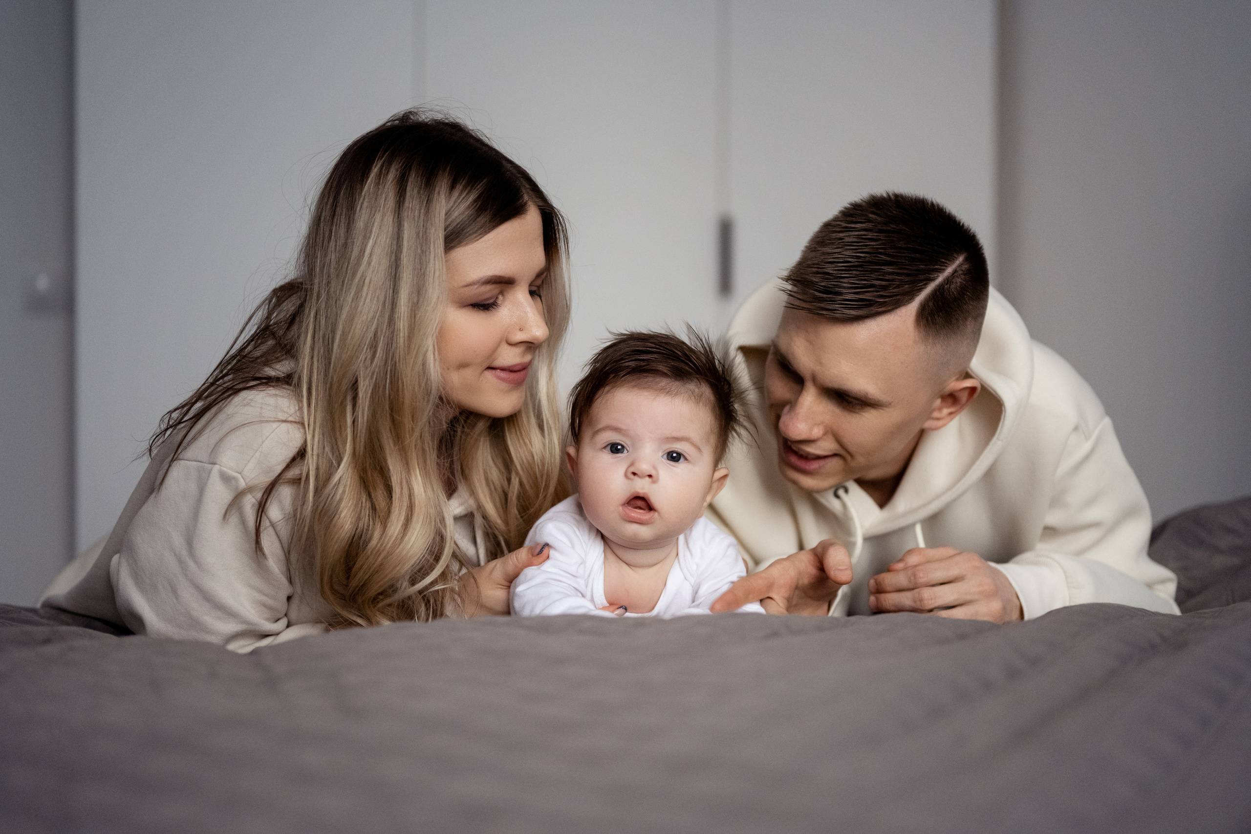 Домашняя фотосессия. Лера, Антон и Марк. Свадебный и семейный фотограф в СПб Валерия Фомичева