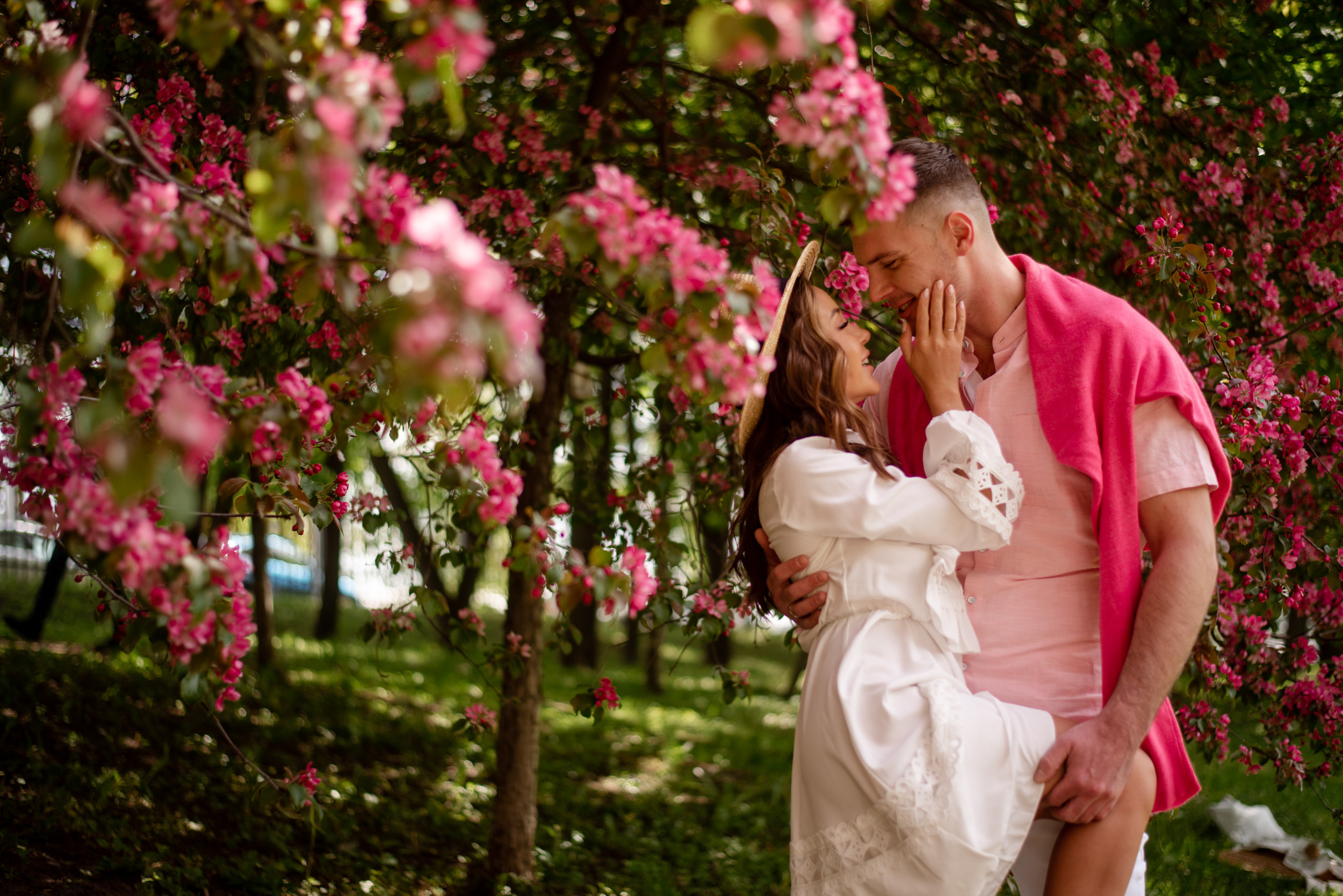 LoveStory в яблонях. Свадебный и семейный фотограф в СПб Валерия Фомичева