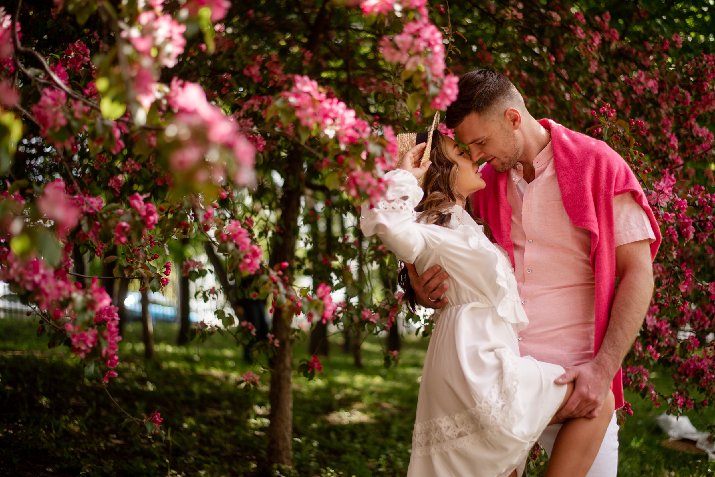 LoveStory в яблонях. Свадебный и семейный фотограф в СПб Валерия Фомичева