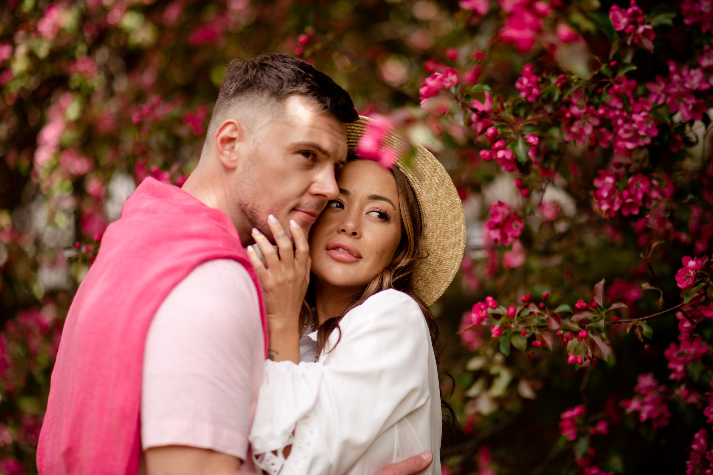 LoveStory в яблонях. Свадебный и семейный фотограф в СПб Валерия Фомичева