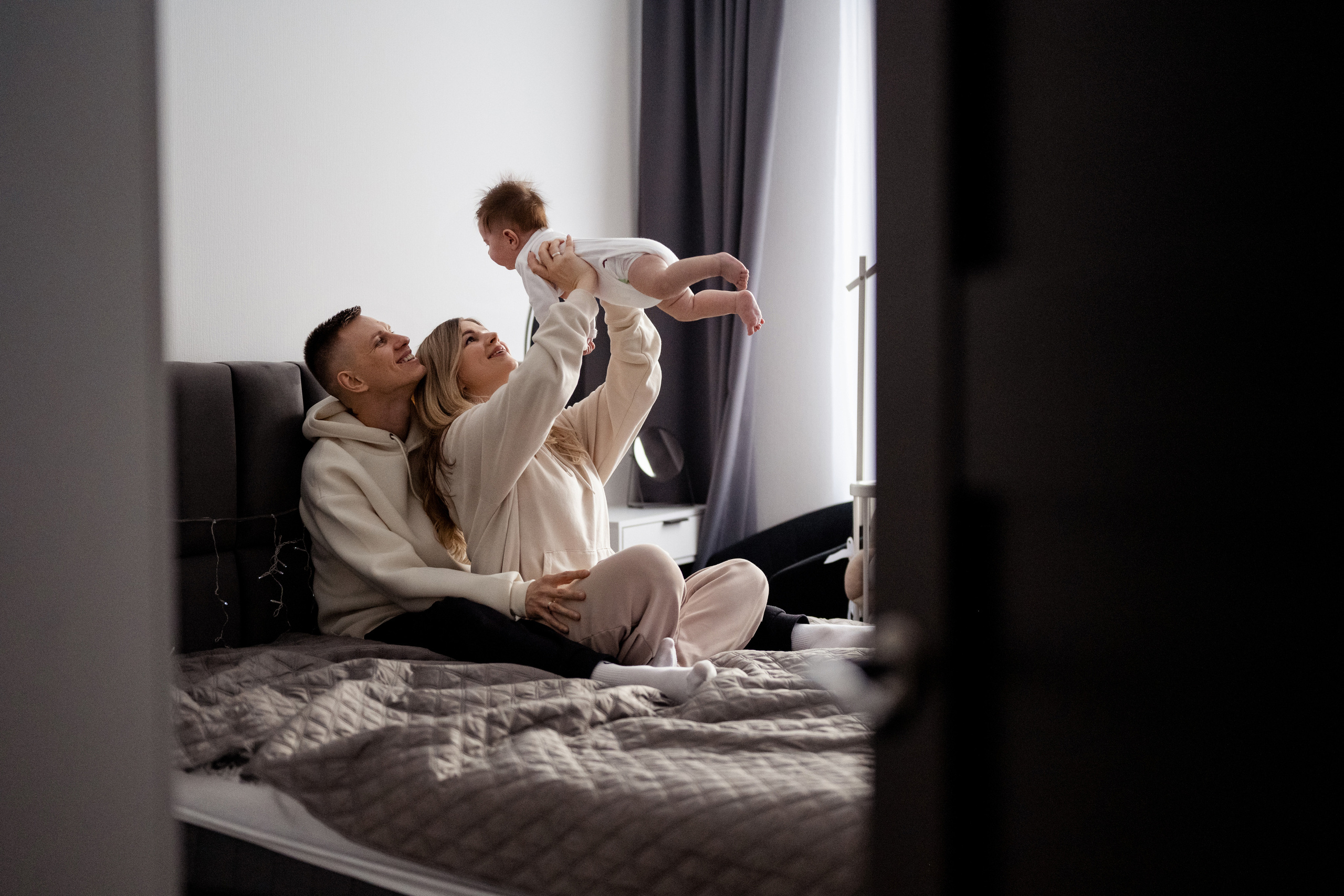 Домашняя фотосессия. Лера, Антон и Марк. Свадебный и семейный фотограф в СПб Валерия Фомичева