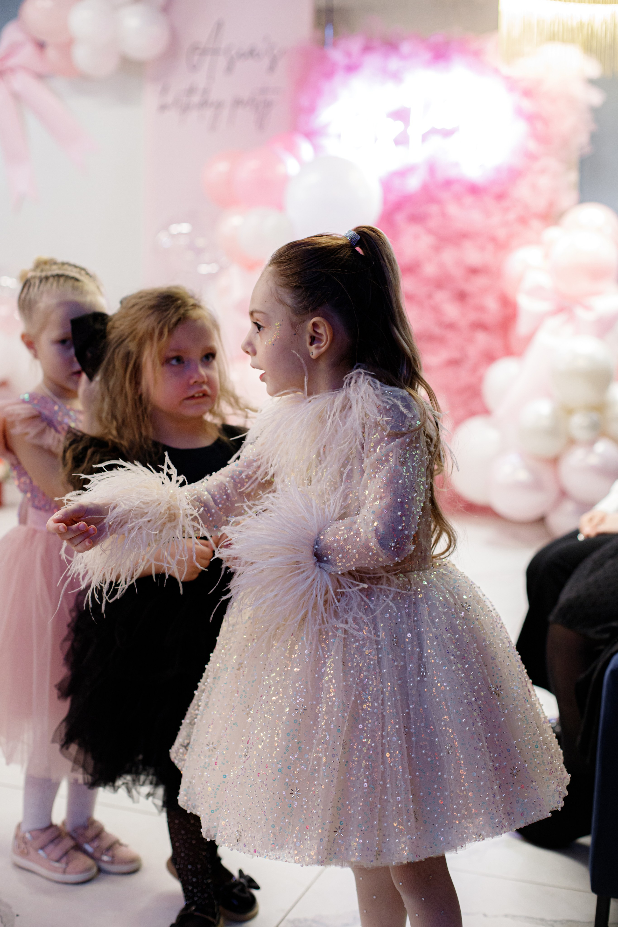 ASIA'S BIRTHDAY PARTY. Photokarish