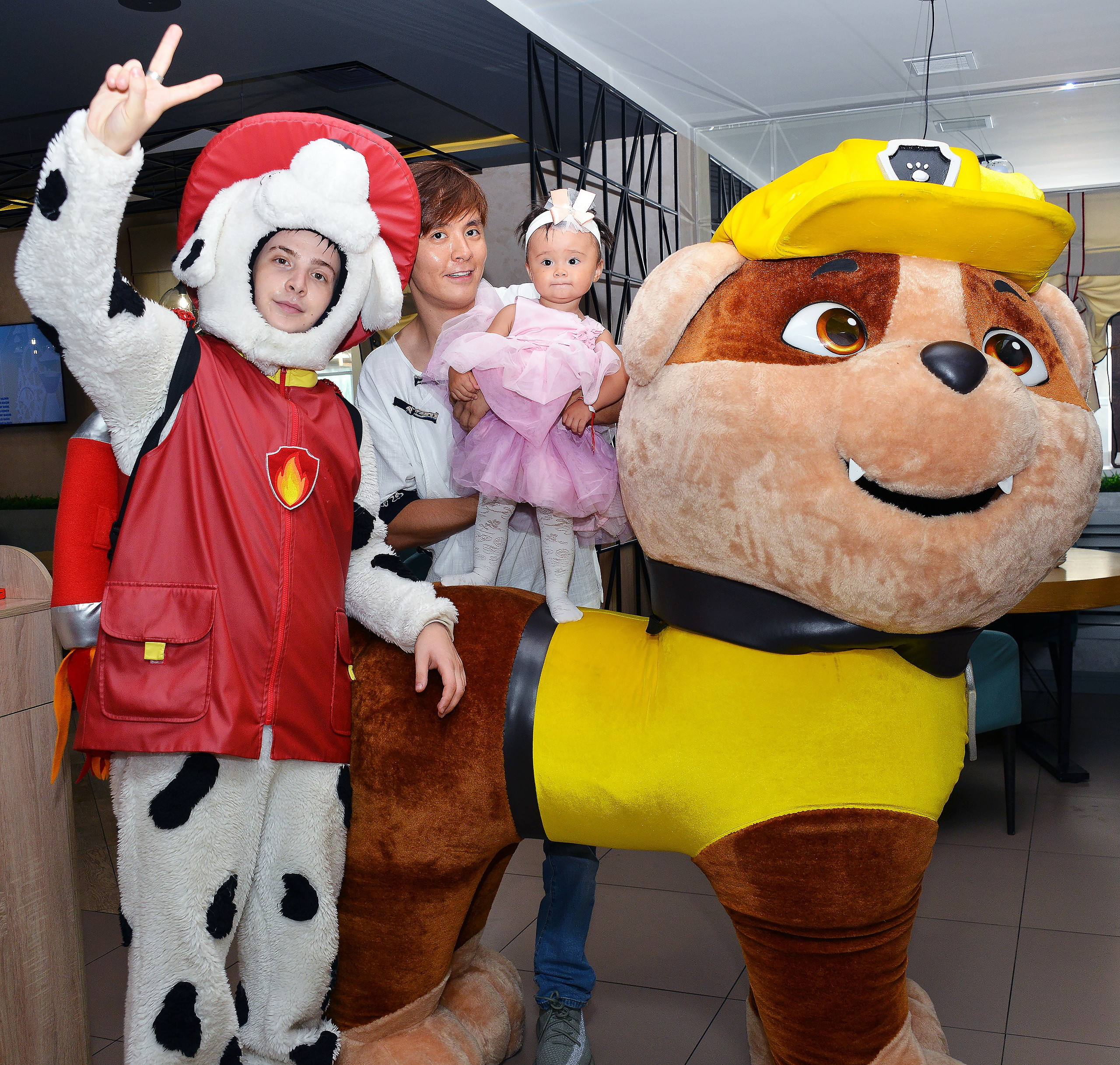 Дети-5 (Адель-1годик). Фотосъёмка. Фотограф Сергей Авдеев-семейный и детский фотограф в Алматы