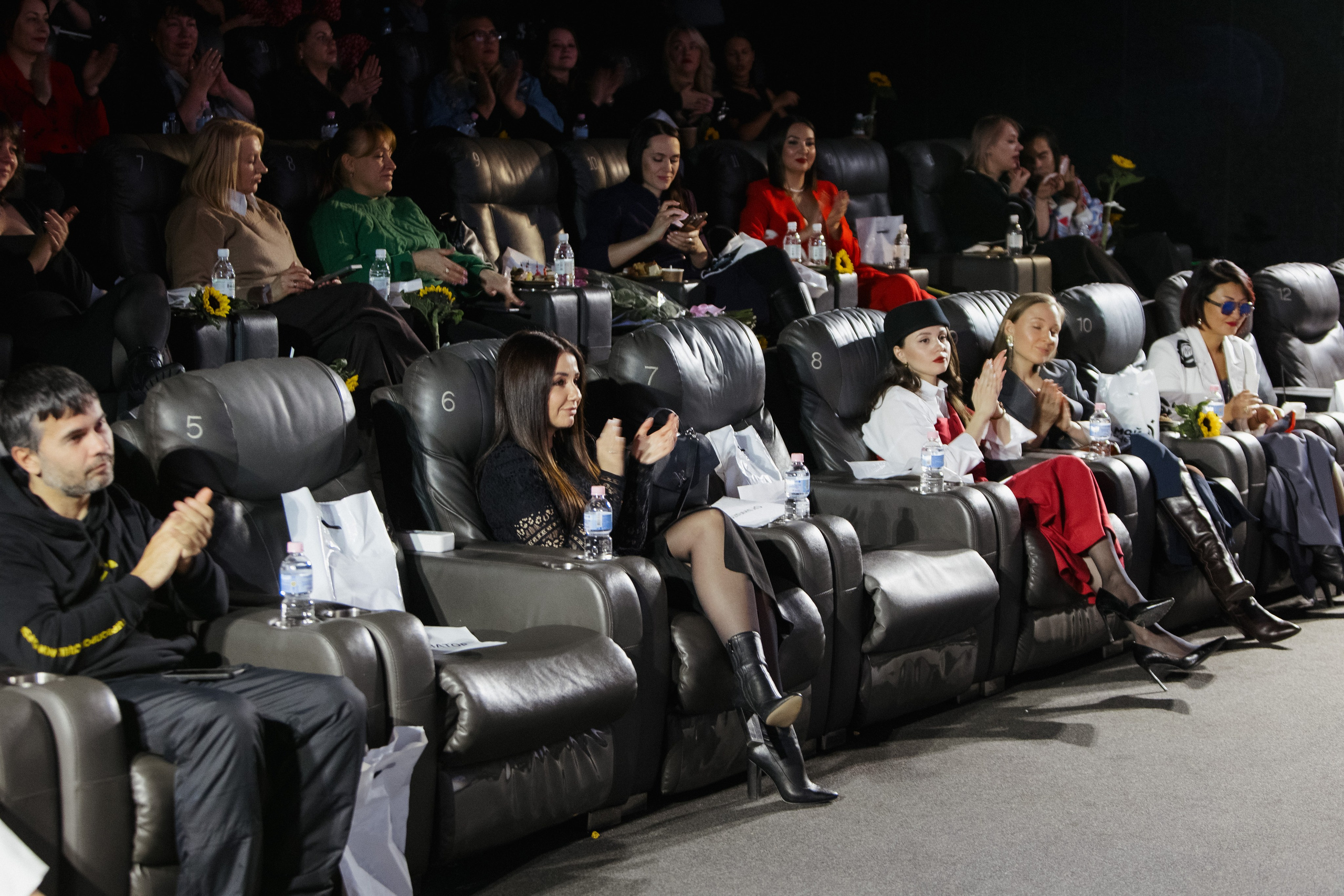 ФЭШН КОНФА. СВОИ. ФОТООТЧЕТЫ-СОБЫТИЯ-МЕСТА