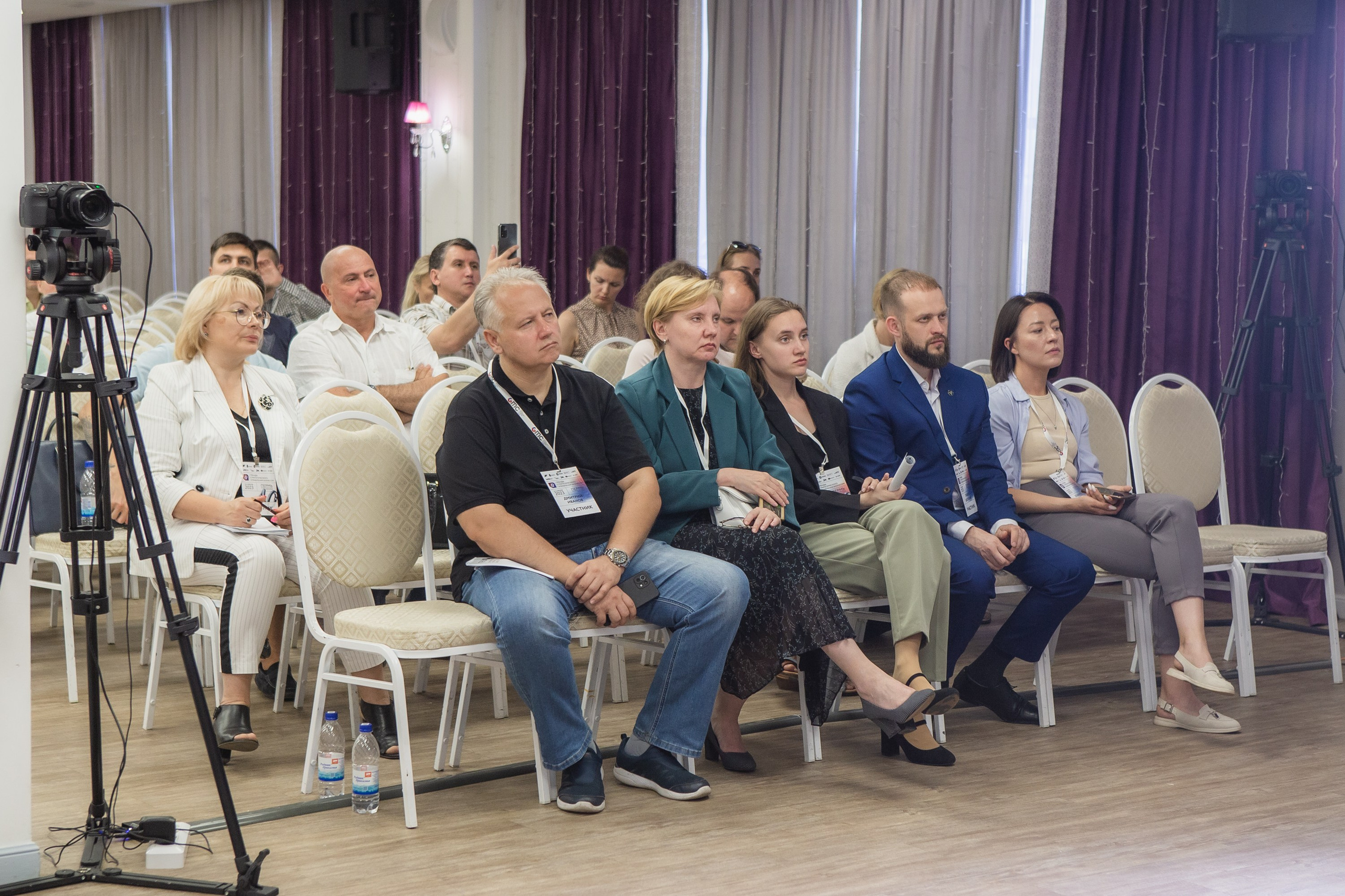 Репортаж с конференции GMC в Перми – фотографии. Репортажный фотограф в Перми Денис Голдобин