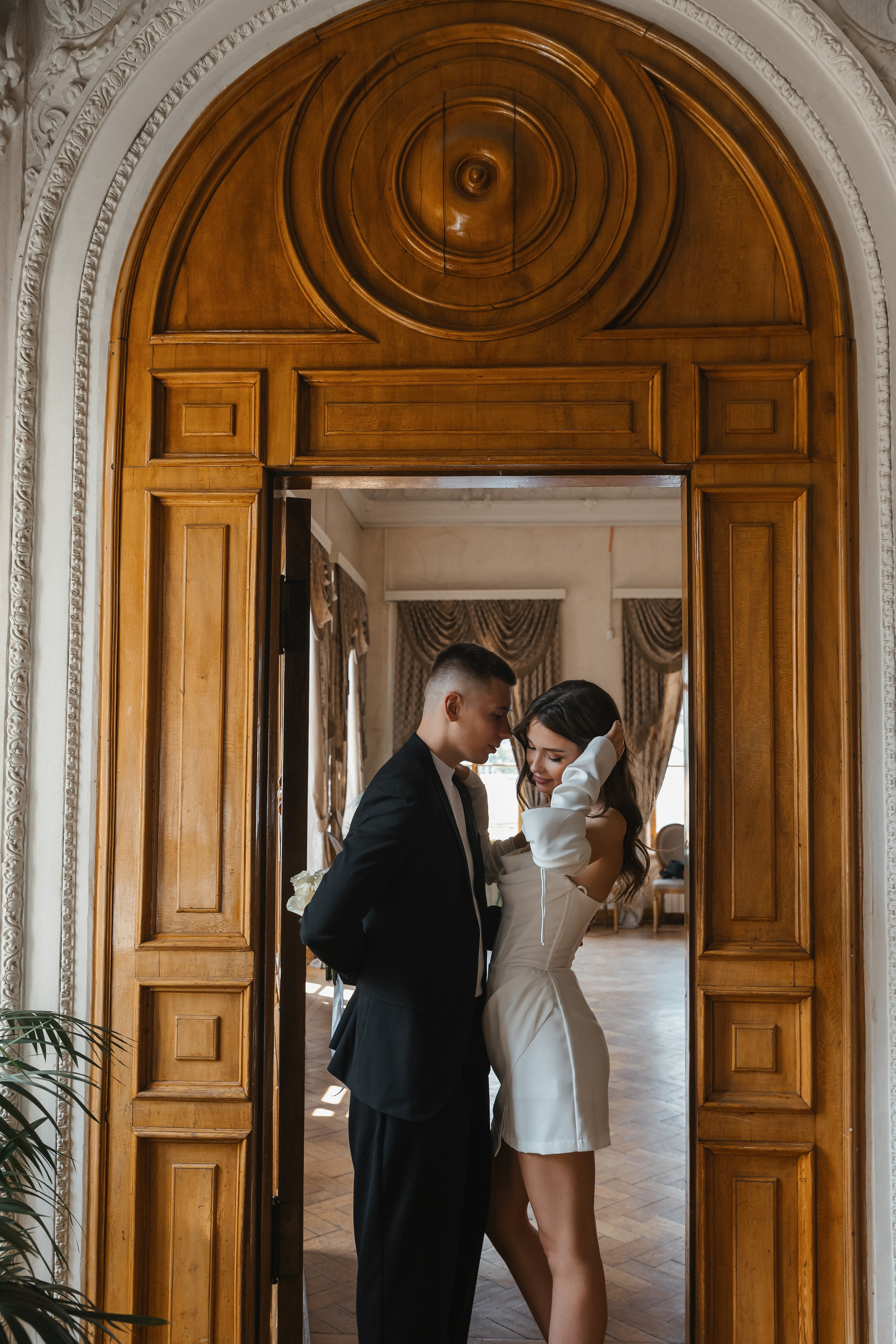 Свадебная фотосессия в Библиотеке-читальне им. А. С. Пушкина. Фотограф и видеограф Анна Домашенко