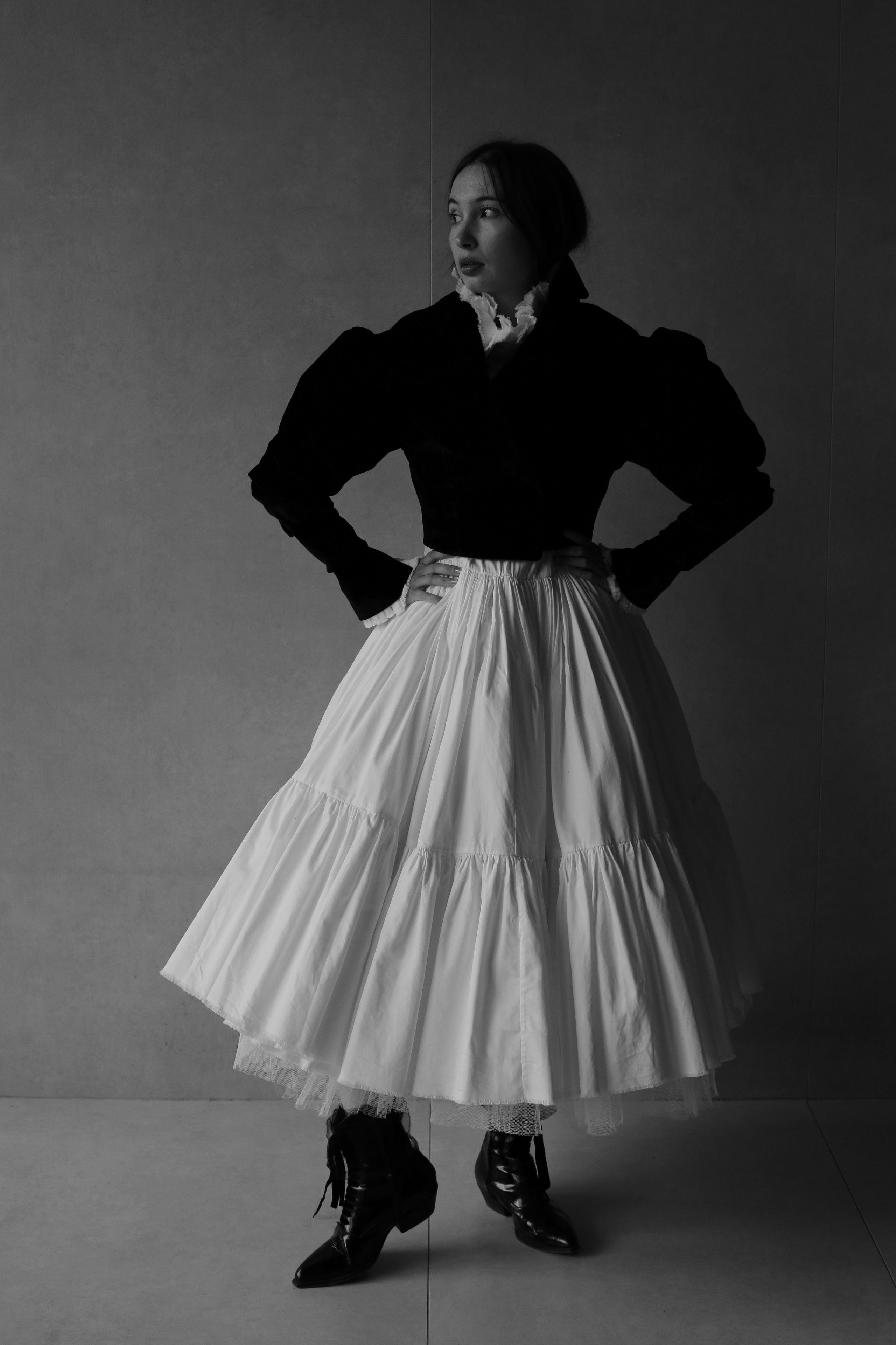 LOOKBOOK. Фешн дизайнер, фотограф, художник Яна Лазарева в Москве