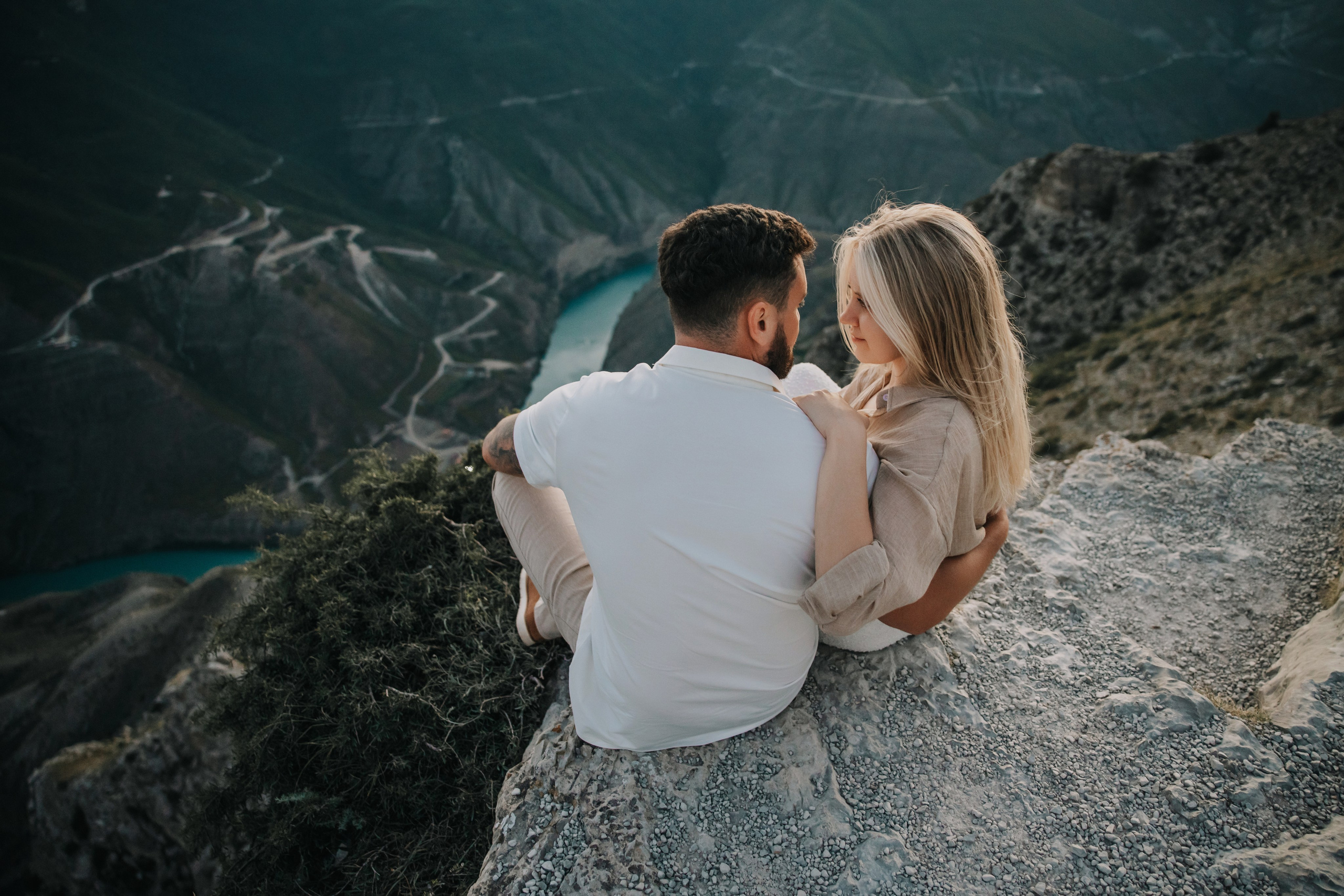 Фотосессия в горах прекрасной пары АРТЕМ & АЛЕСЯ. Свадебный фотограф в Махачкале Иван Айвазян