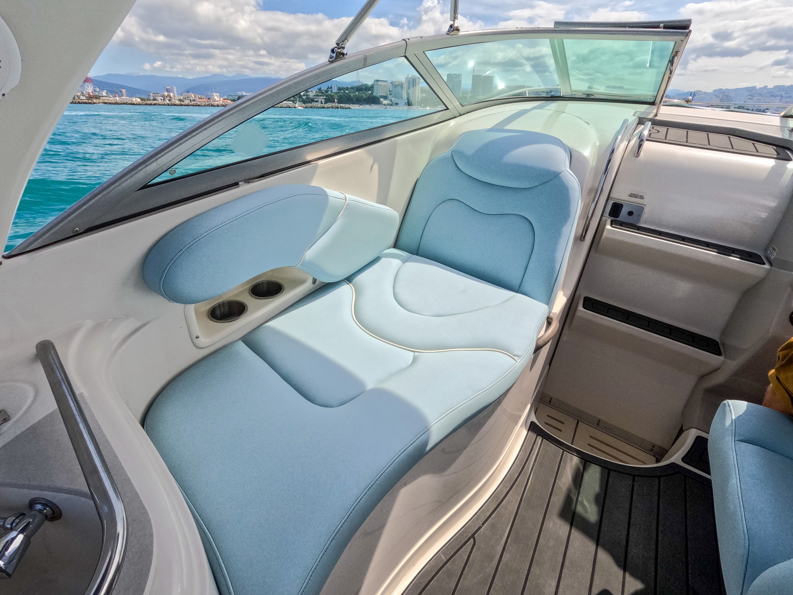 Катер Грейс Аренда Яхты в Сочи Яхтанаморе YACHTANAMORE