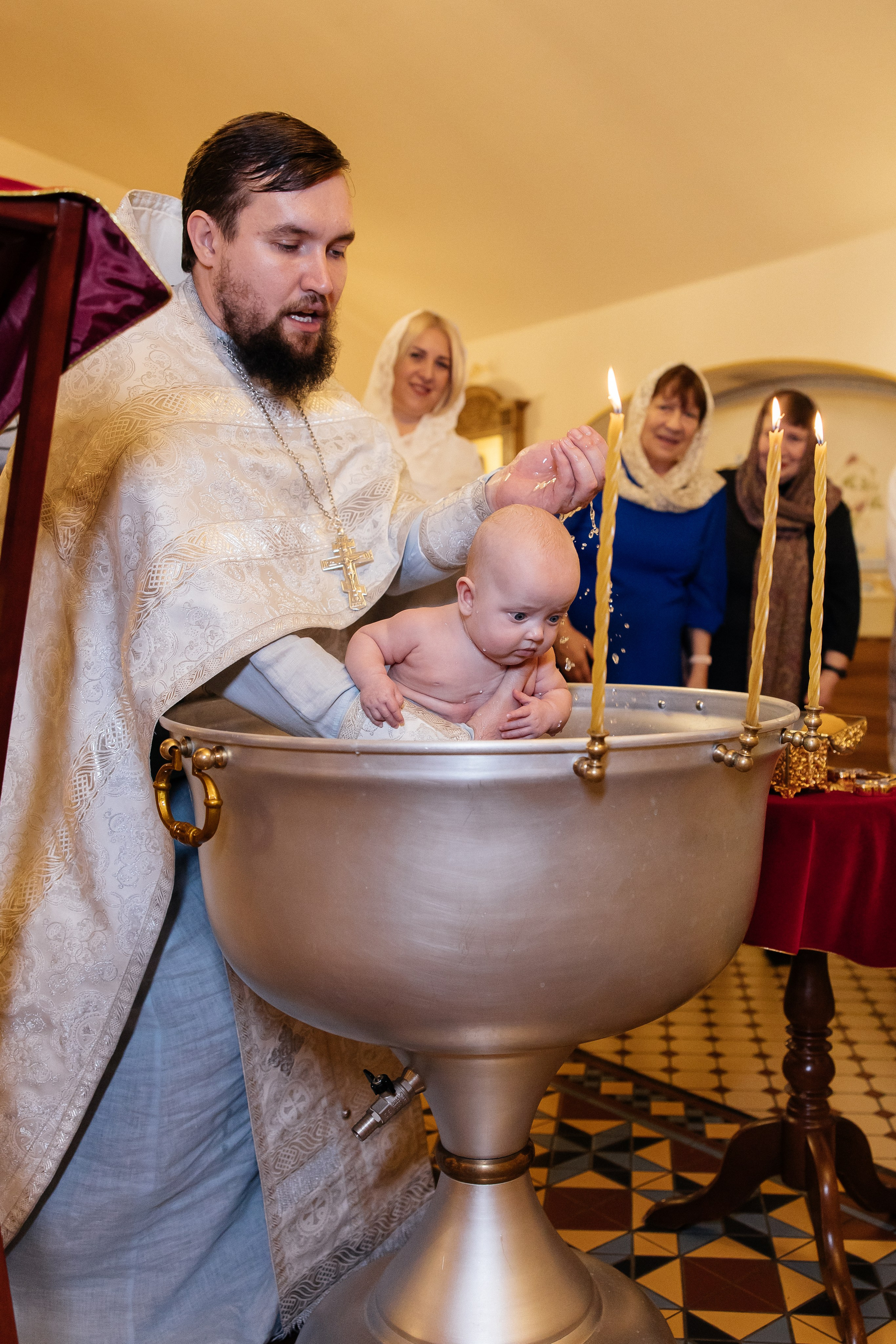 Таинство Крещения Александры и Алисы. Храм Покрова Пресвятой Богородицы. Семейный фотограф в Рязани и Рязанской области