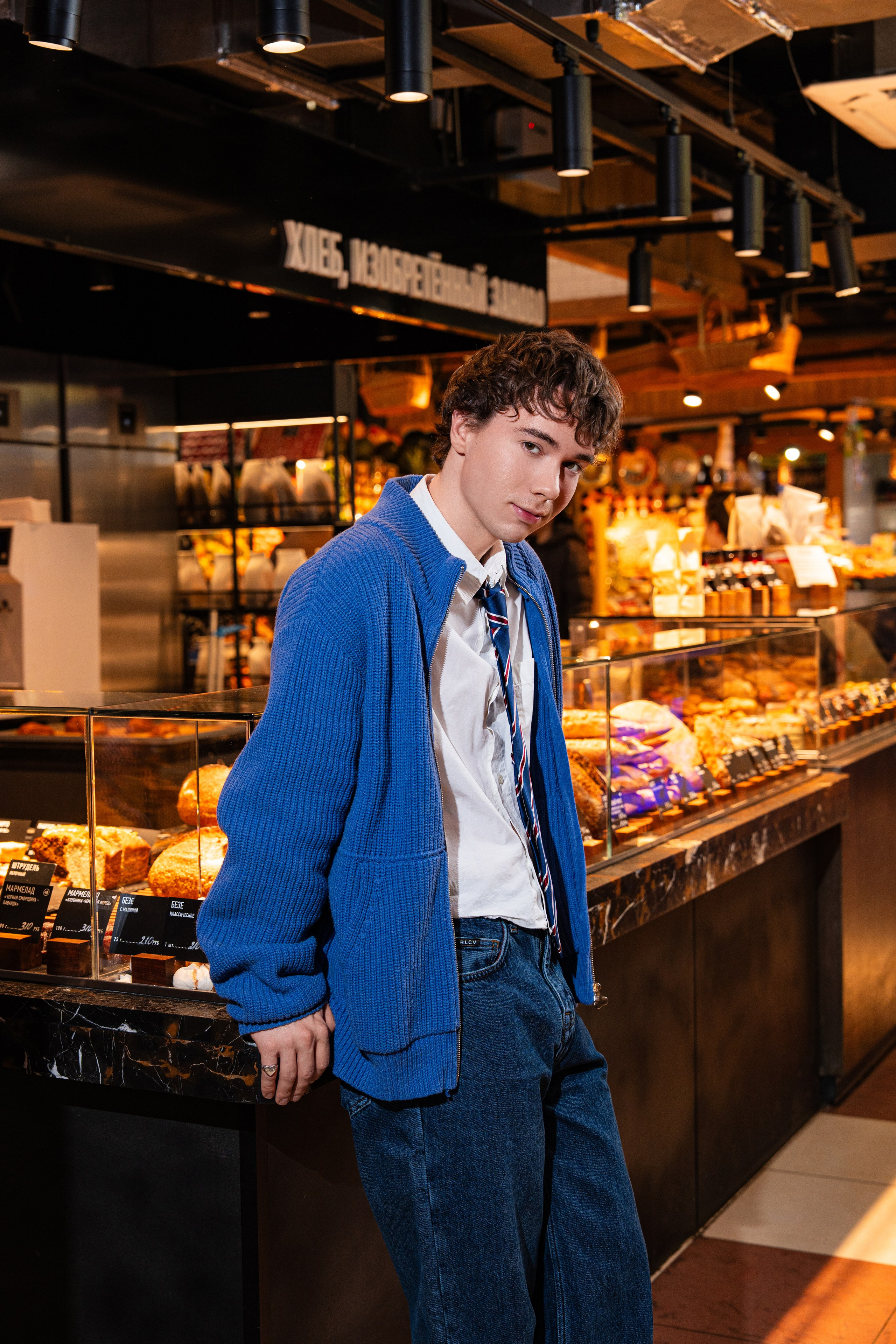 Фотосессия актера Дениса Власенко для Усачевского рынка