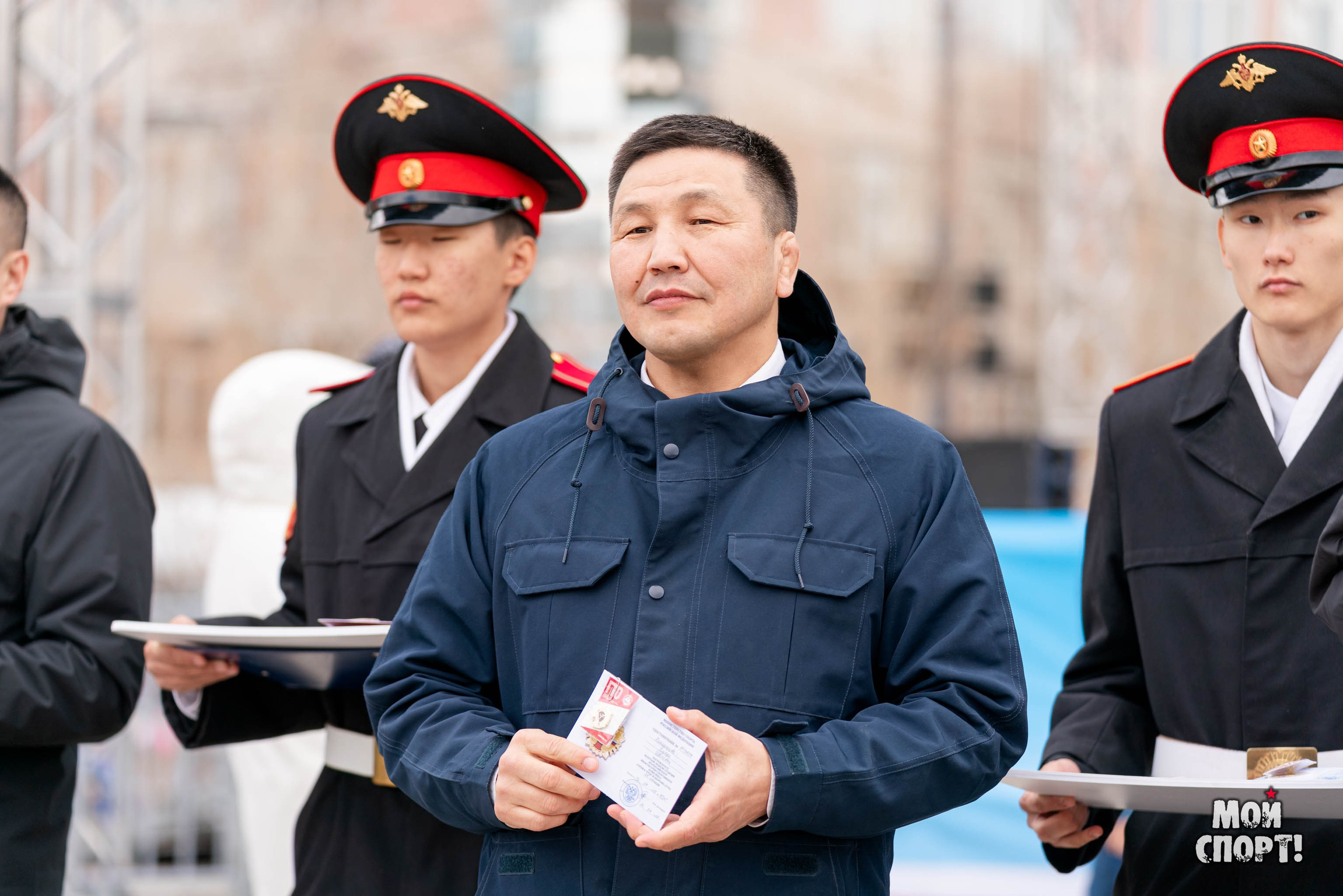 Торжественная церемония вручения знаков отличия ВФСК «ГТО» в День Республики Саха (Якутия). Студия «Мой Спорт!» — все о спорте в Якутии