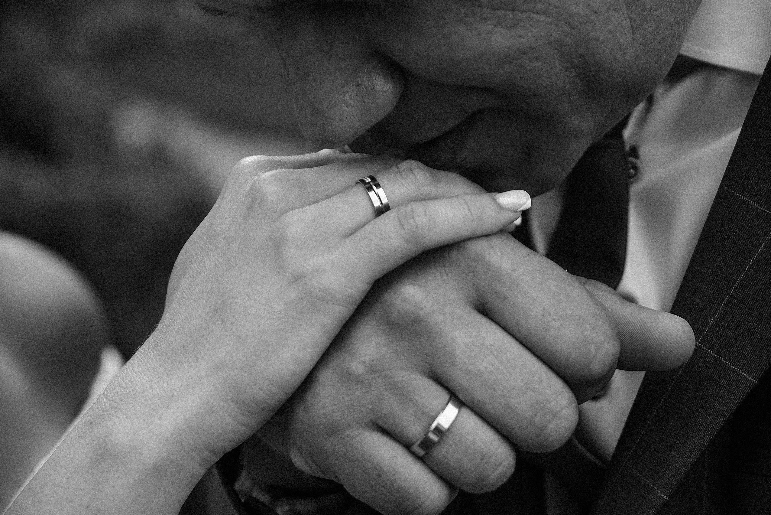 Уличная свадебная фотосессия в Краснообске. Свадебный  Фотограф Дарья Едапина Новосибирск. Фотограф Дарья Едапина Новосибирск