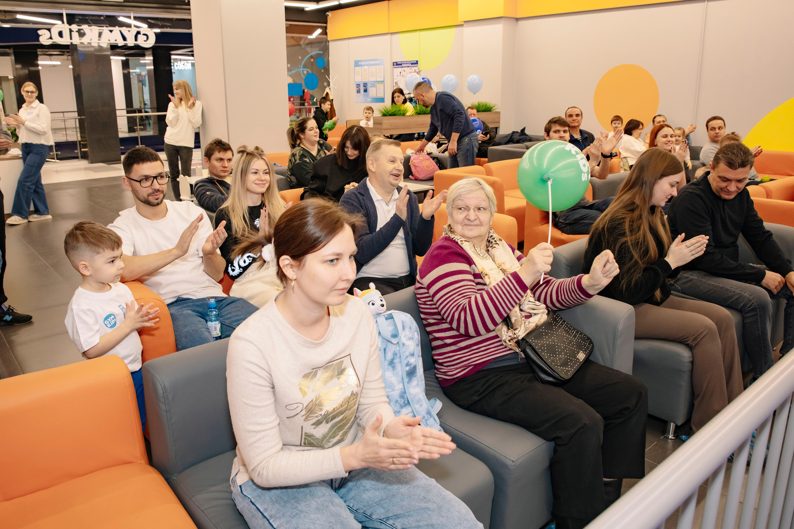 Соревнования по гимнастике в Gymkids Чертаново. Профессиональный фотограф в Москве | Заказать фотосессию и съемку