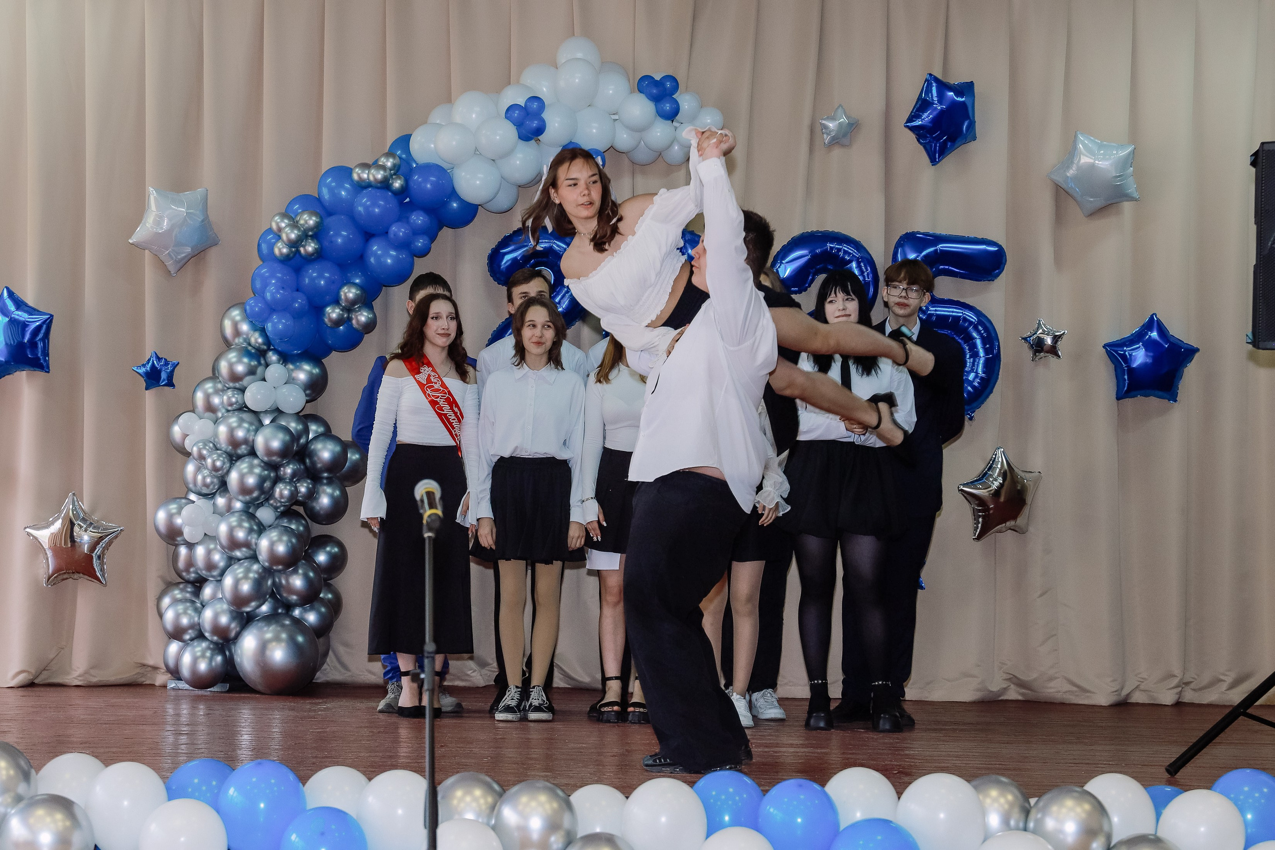 Последний звонок 9 кл № 26. Фотограф Юлия Мальцева