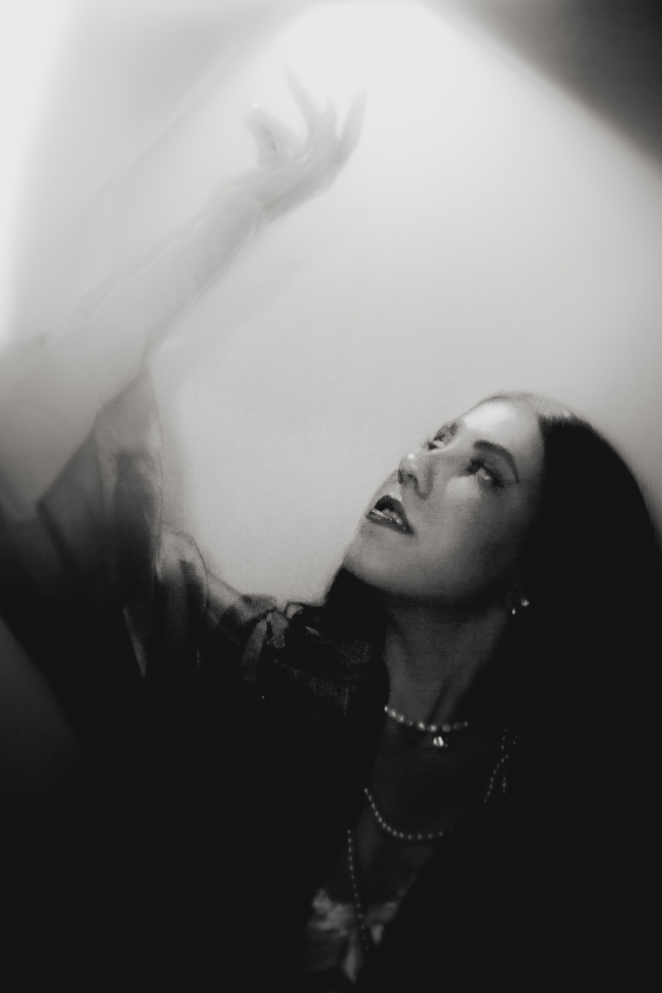 Танцуй. Сюрреализм. Чувственность. Арт-фотограф Крис Л. в Тобольске: портрет, семейные, свадьбы