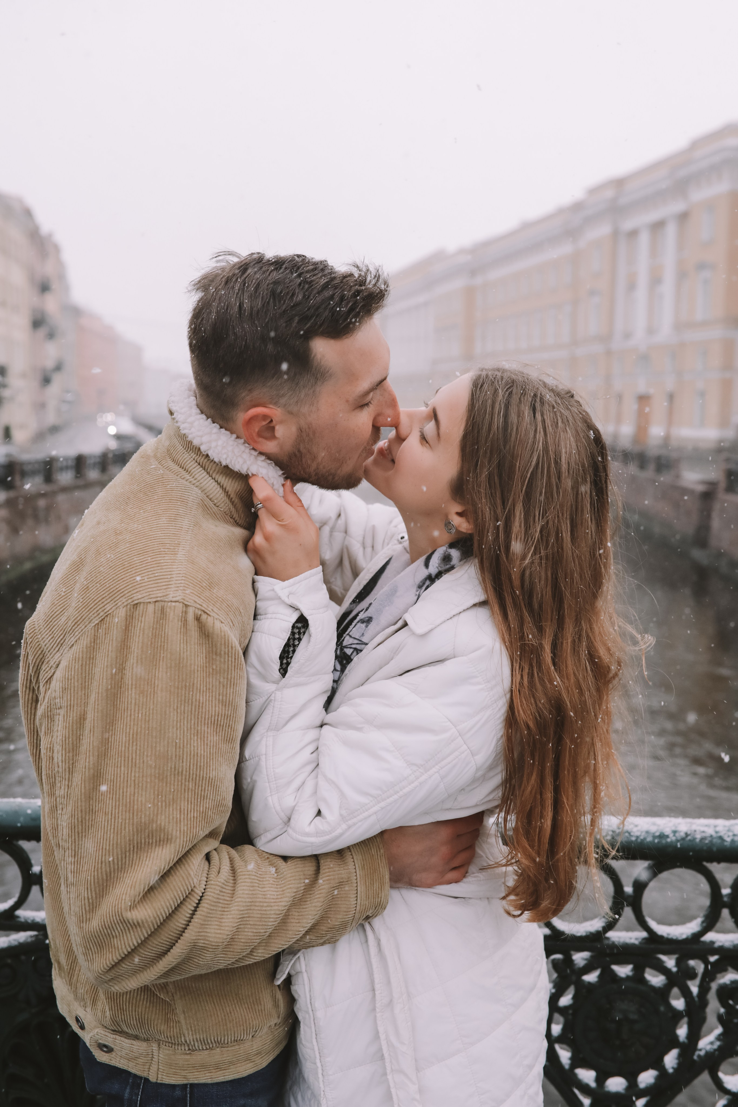 Фотопрогулка по Дворцовой площади под первым снегом, в Санкт-Петербурге. Фотограф в Санкт-Петербурге Разиля Идиятуллина