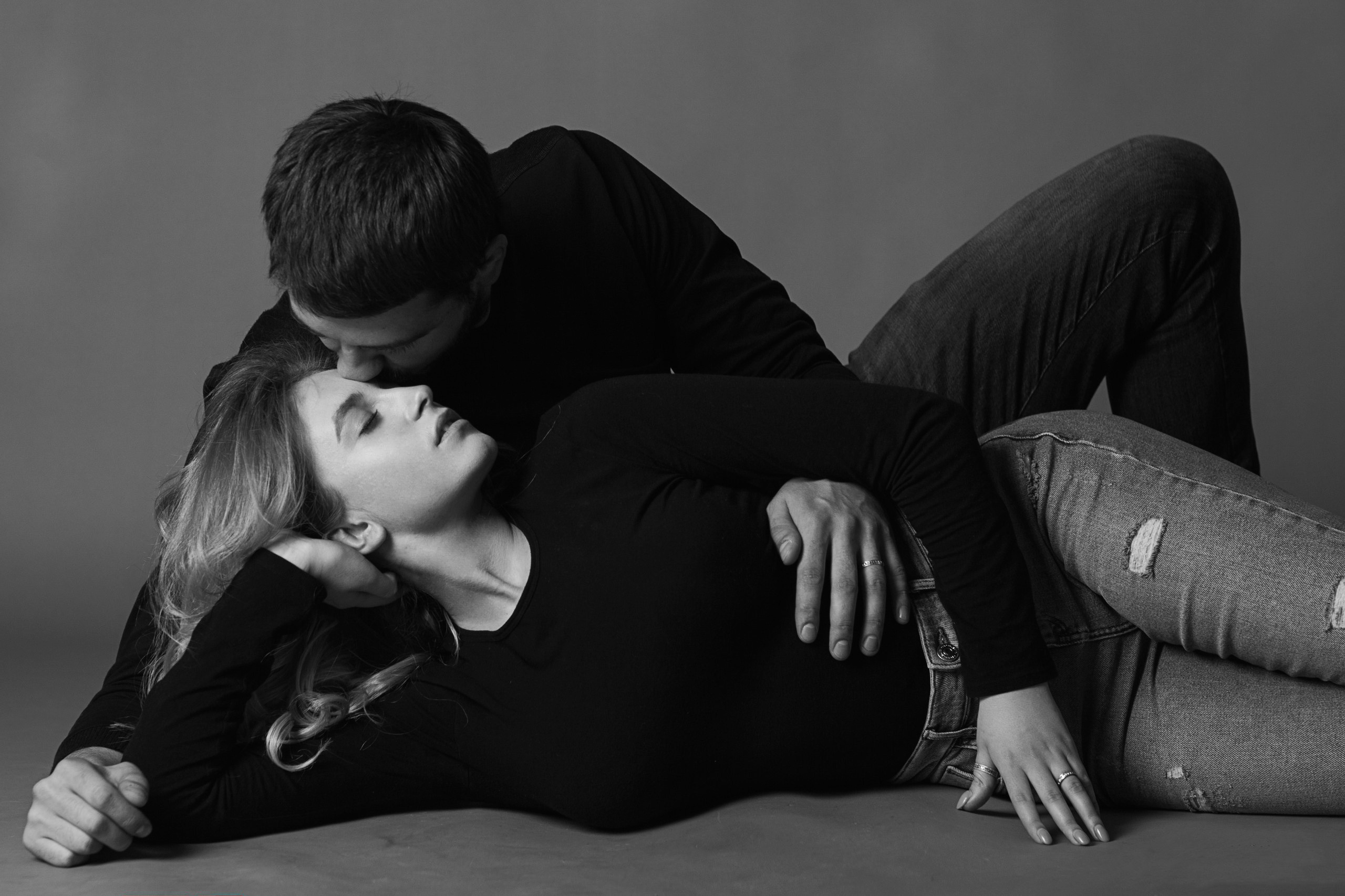 Лав стори в студийный условиях. Фотограф-портретист Евгения Синкевич в Риге и Европе