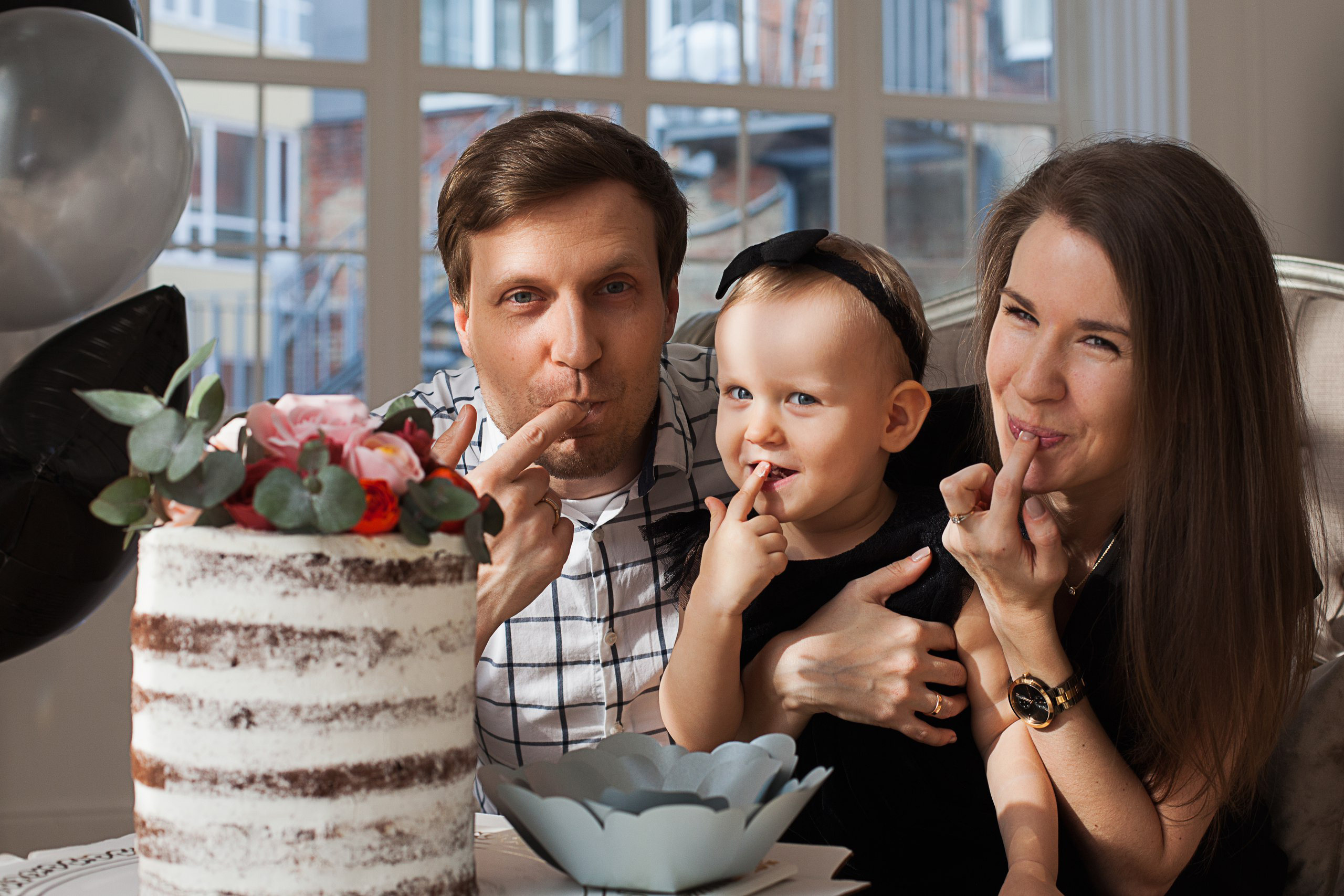Семейное фото в студии. Фотограф-портретист Евгения Синкевич в Риге и Европе