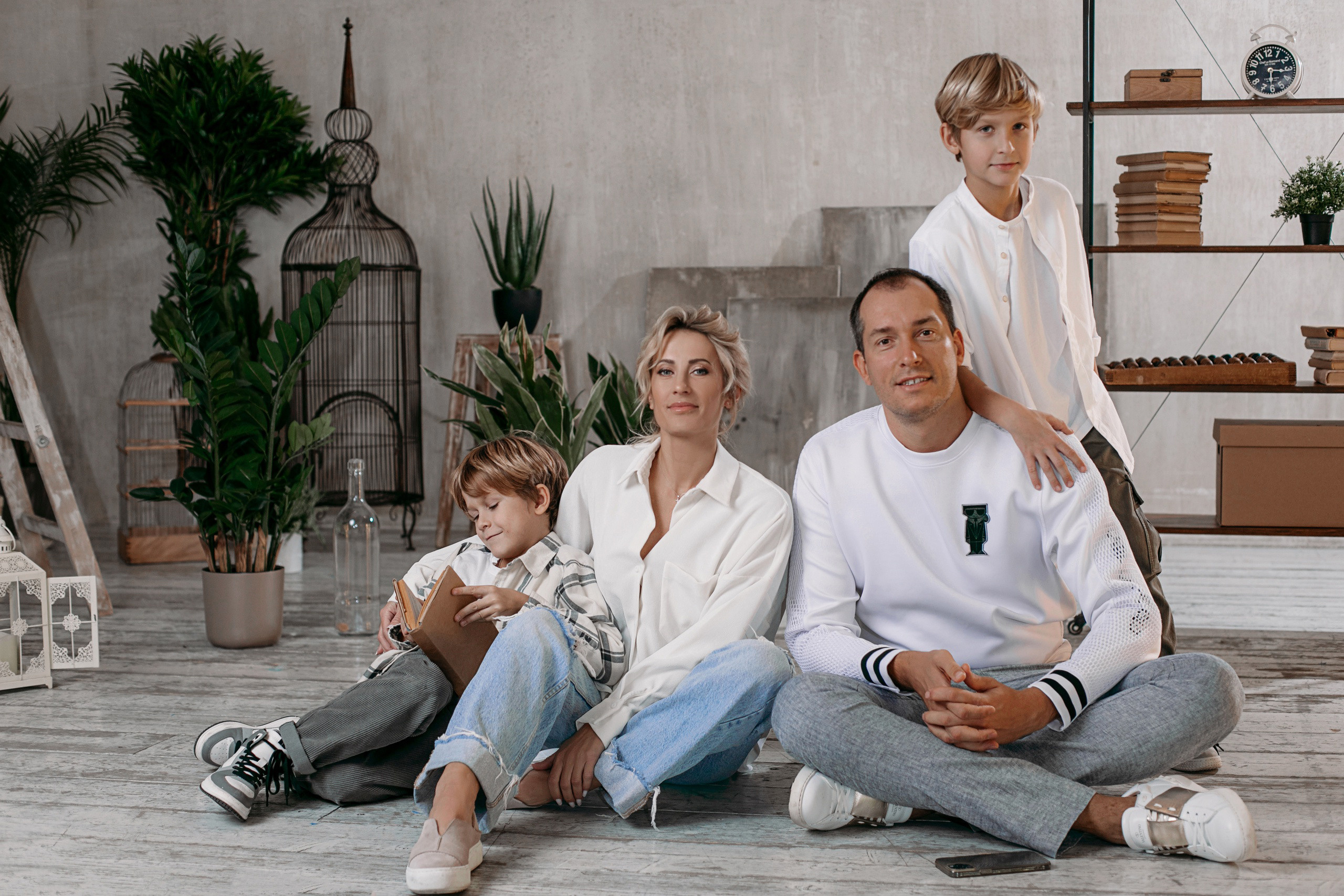 Семейное фото в студии. Фотограф-портретист Евгения Синкевич в Риге и Европе