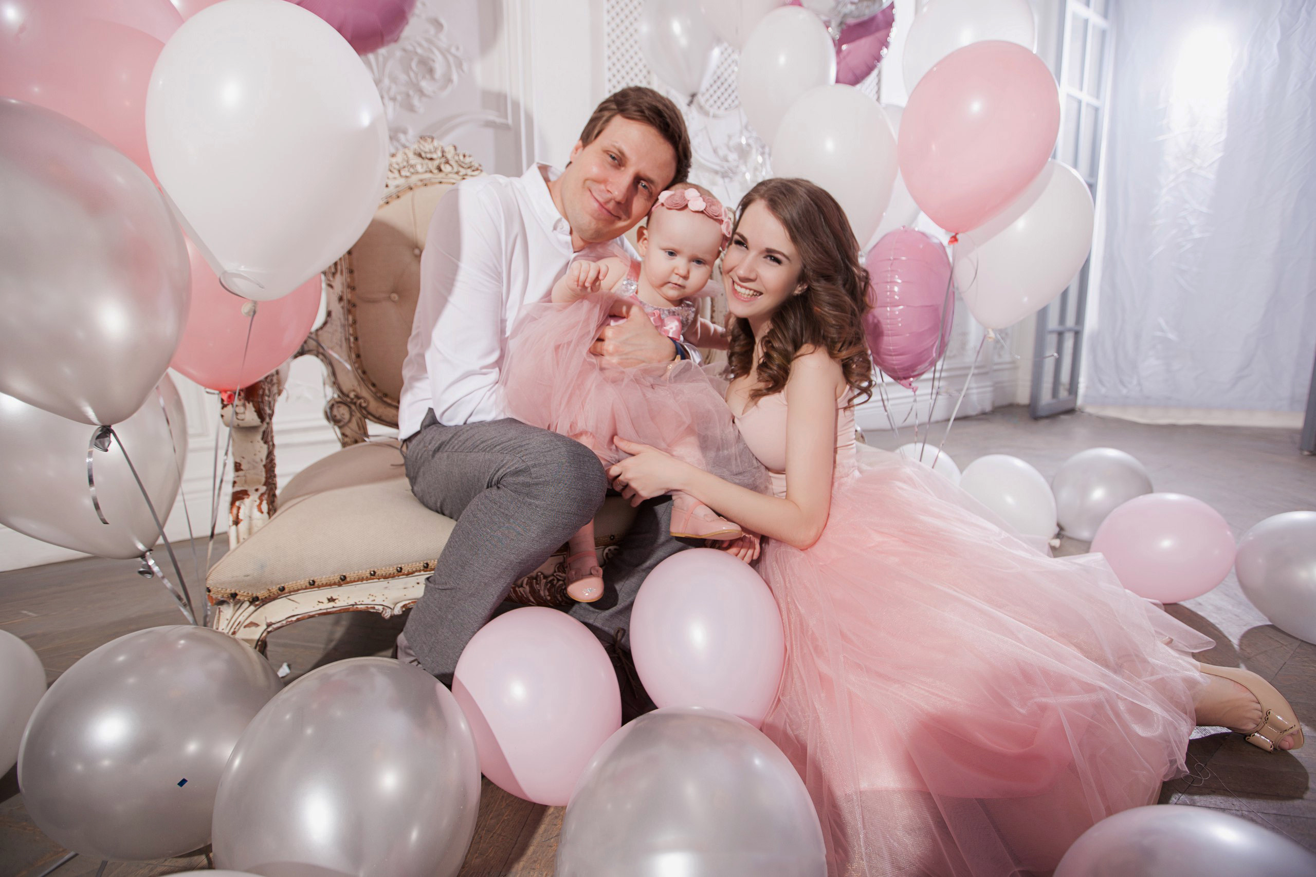 Семейное фото в студии. Фотограф-портретист Евгения Синкевич в Риге и Европе