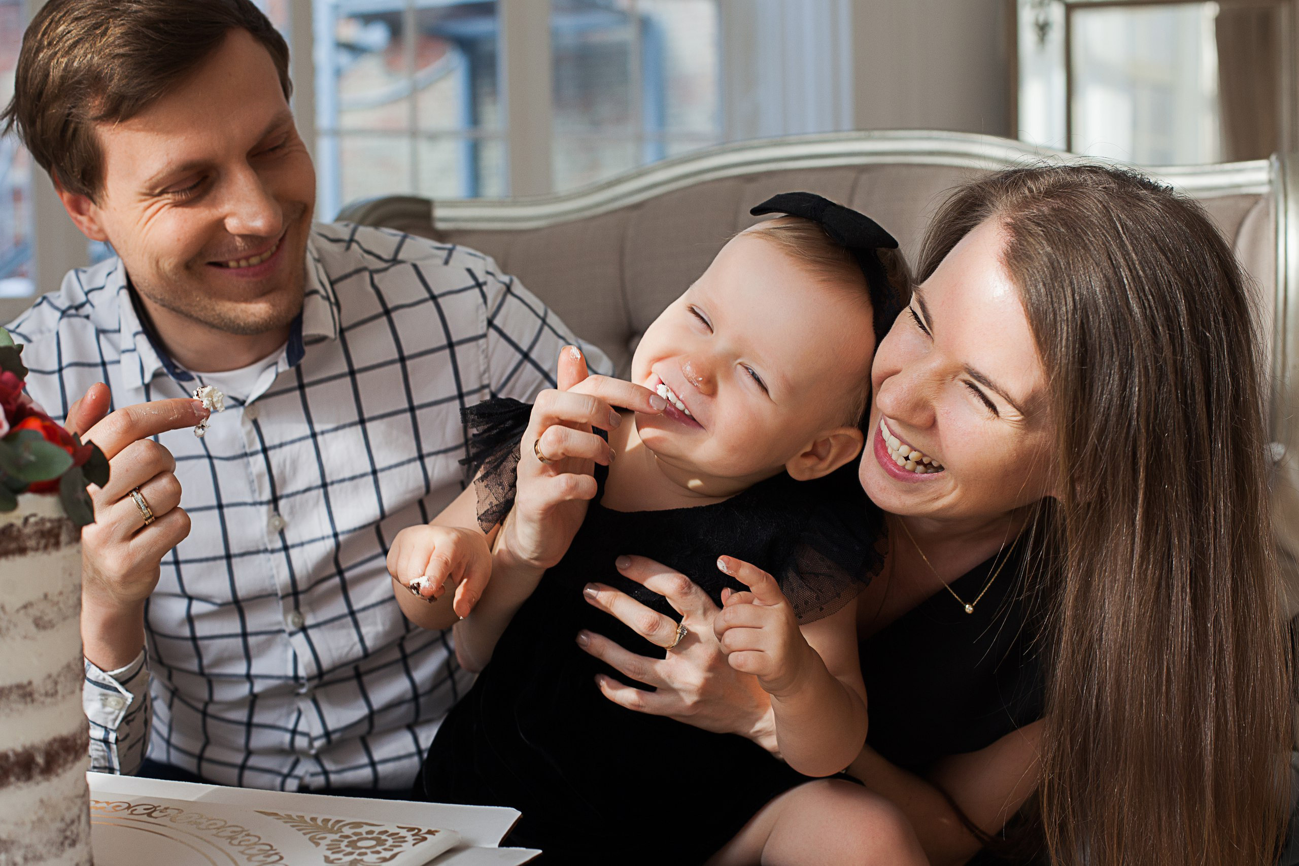 Семейное фото в студии. Фотограф-портретист Евгения Синкевич в Риге и Европе