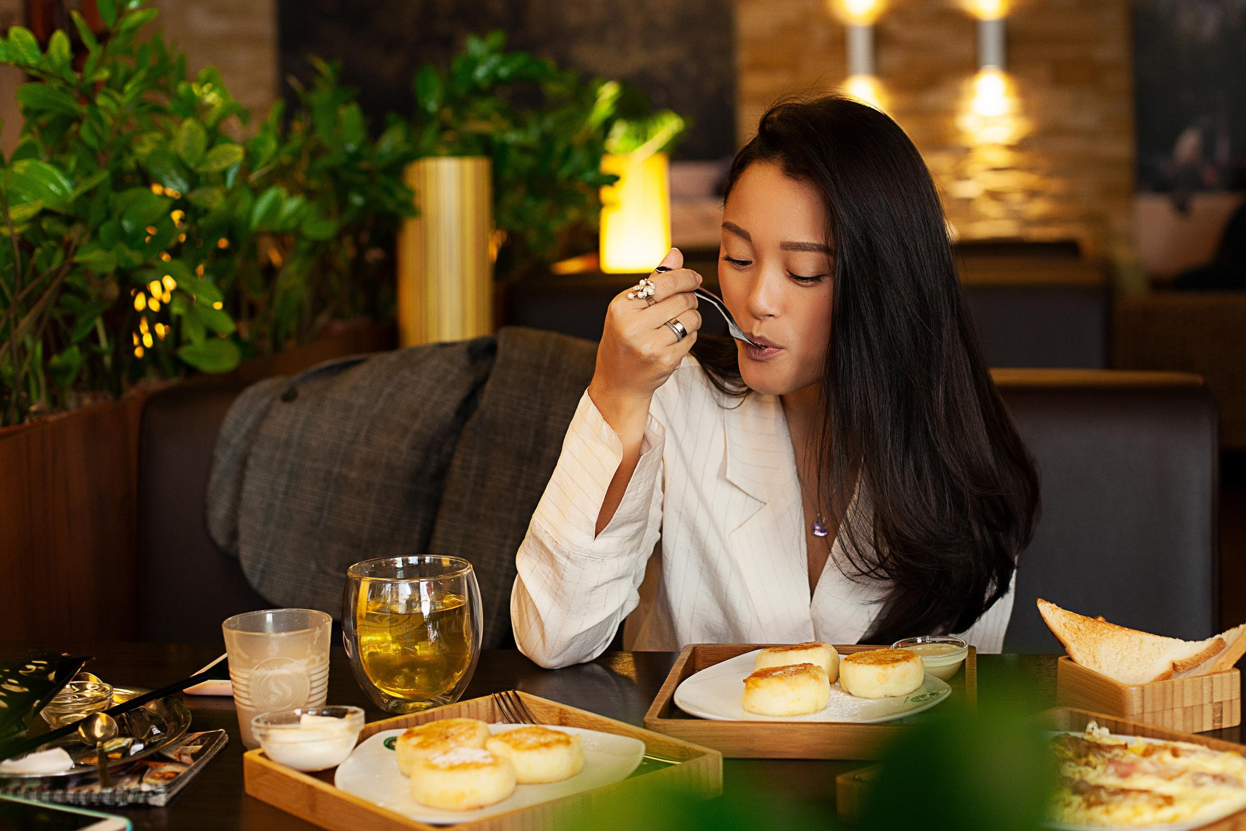 Женский портрет в городской среде. Фотограф-портретист Евгения Синкевич в Риге и Европе