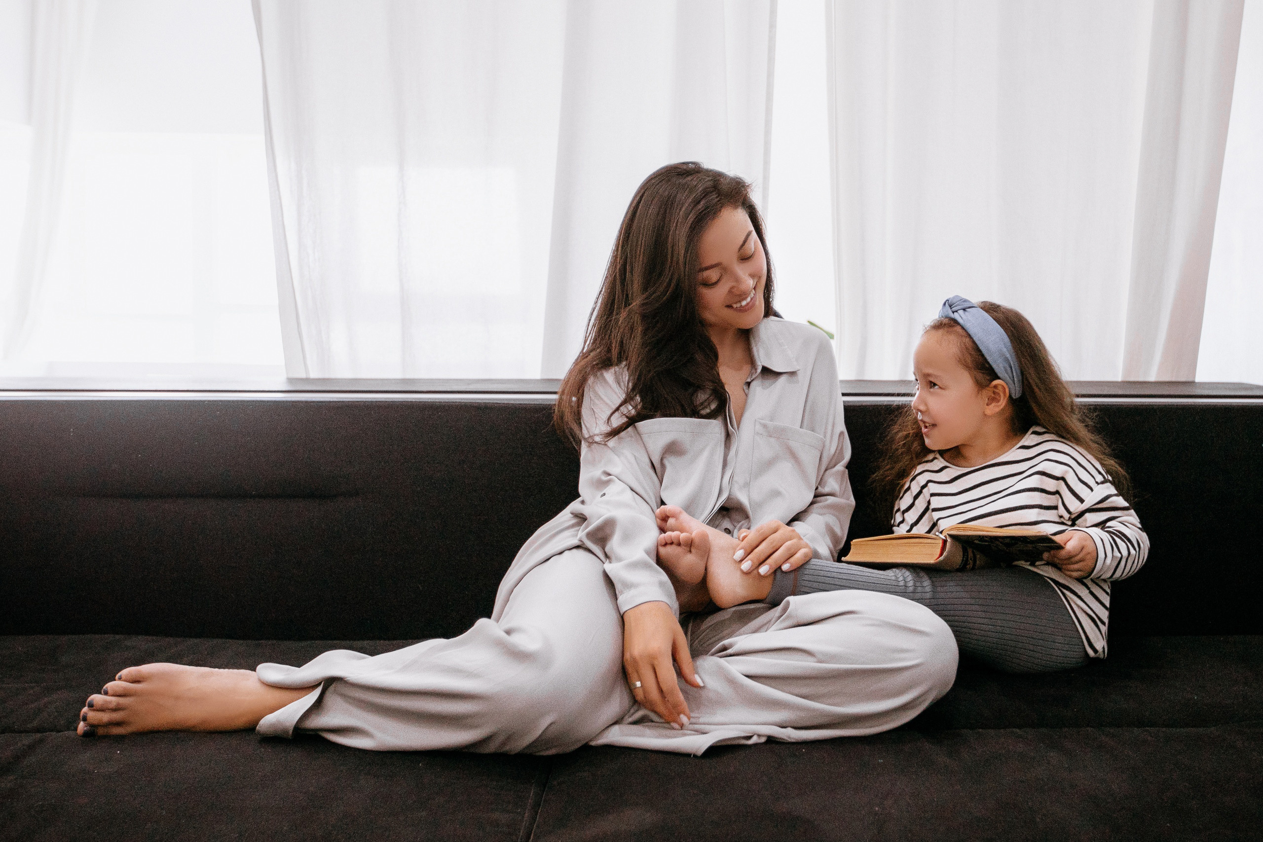 Семейное фото в студии. Фотограф-портретист Евгения Синкевич в Риге и Европе