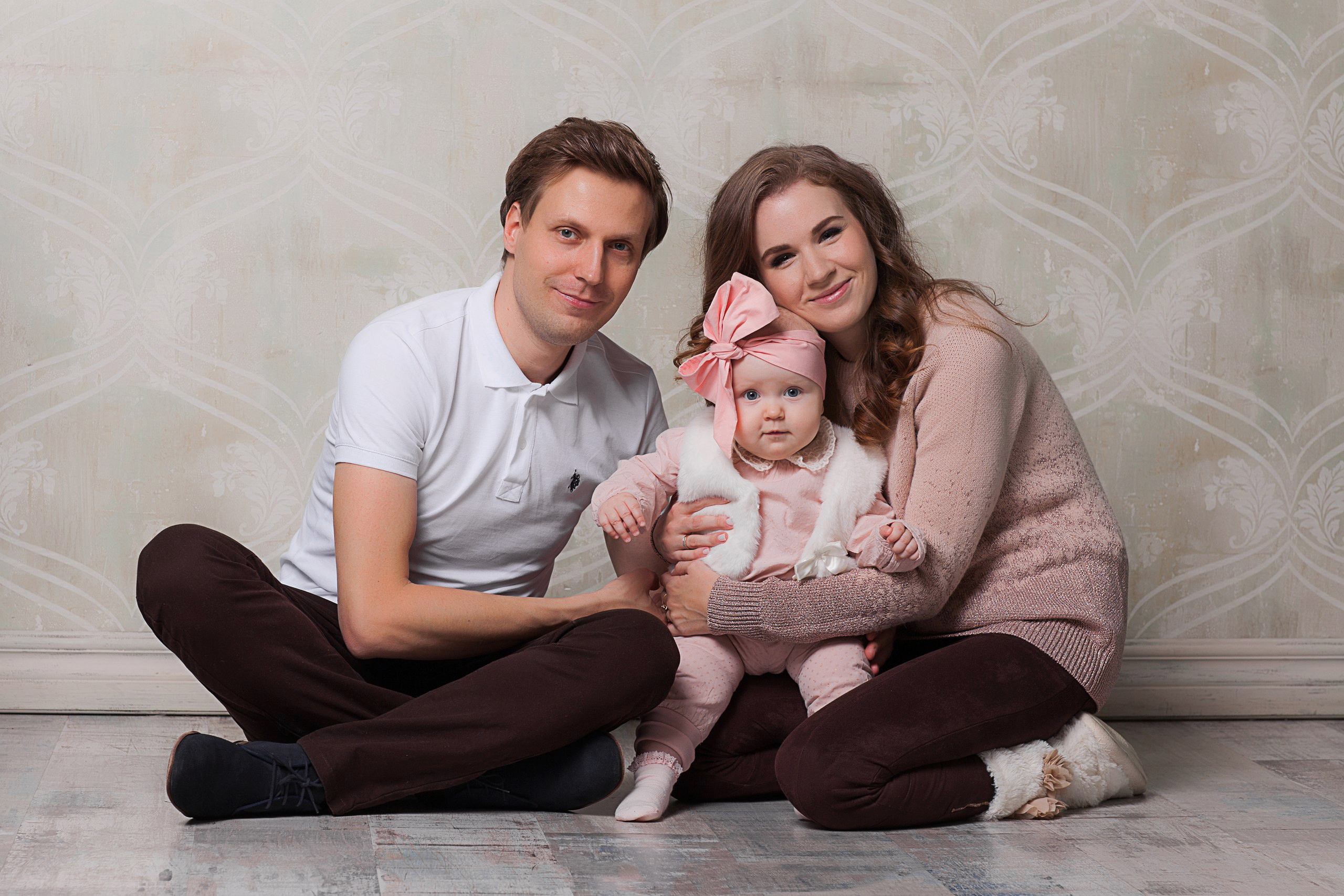 Семейное фото в студии. Фотограф-портретист Евгения Синкевич в Риге и Европе
