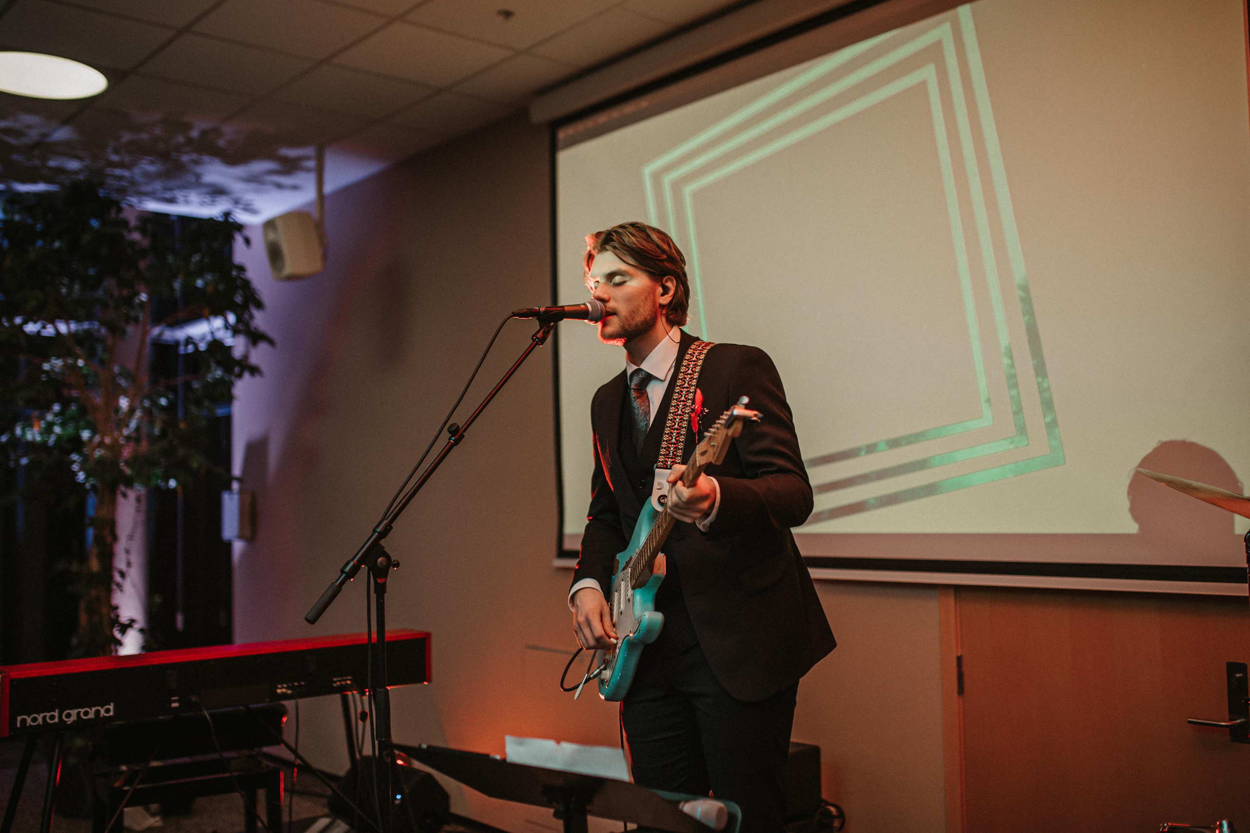 Winter wedding in rainy Stavanger. Свадебный фотограф Гродно Минск Destination wedding photographer