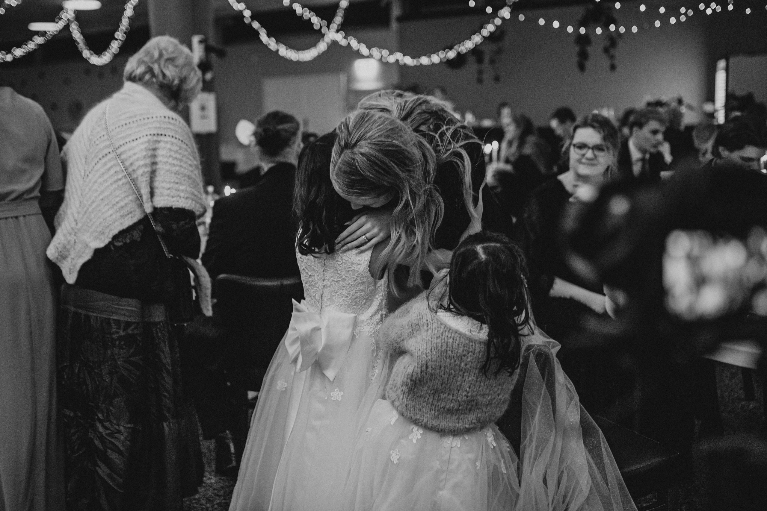 Winter wedding in rainy Stavanger. Свадебный фотограф Гродно Минск Destination wedding photographer