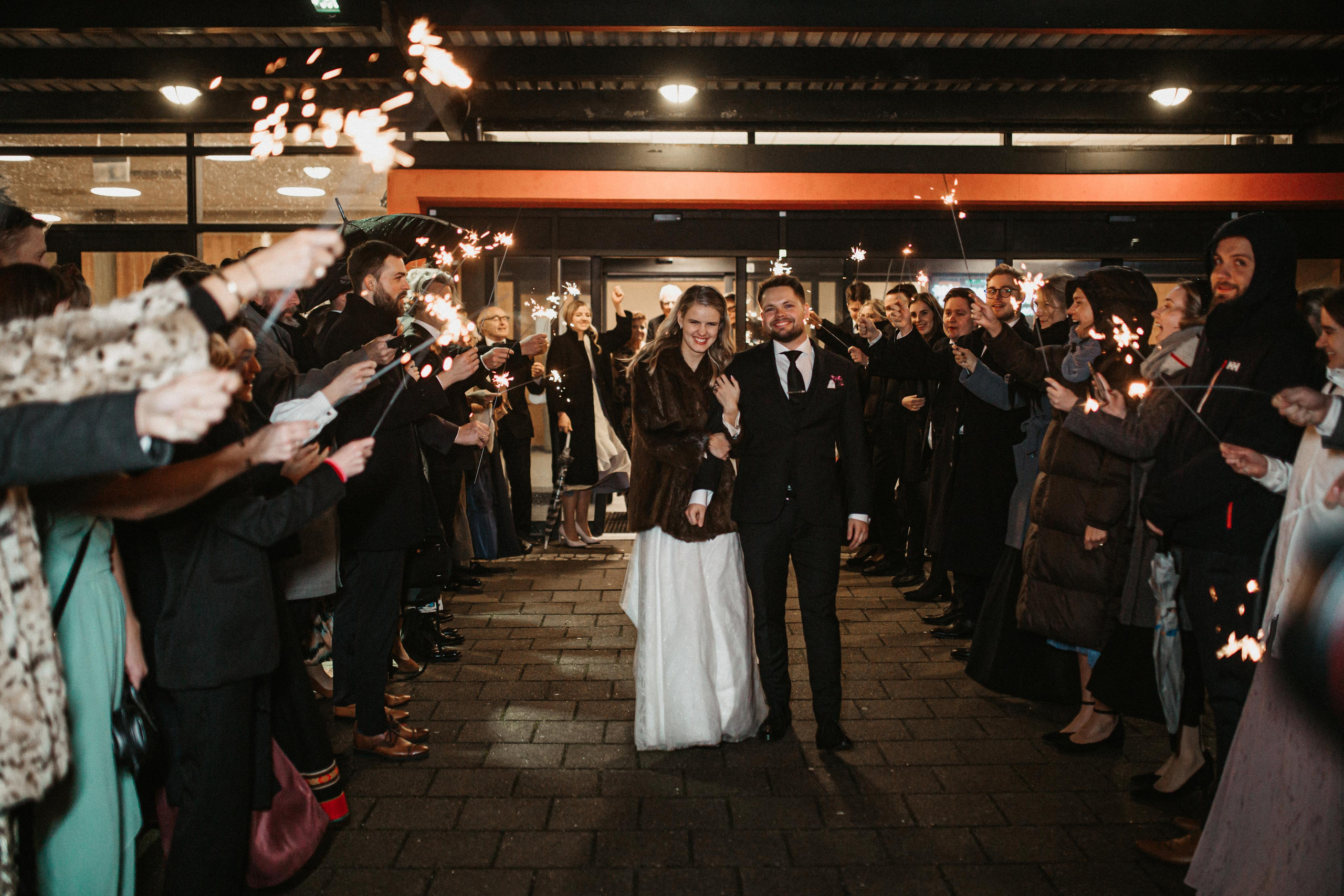 Winter wedding in rainy Stavanger. Свадебный фотограф Гродно Минск Destination wedding photographer