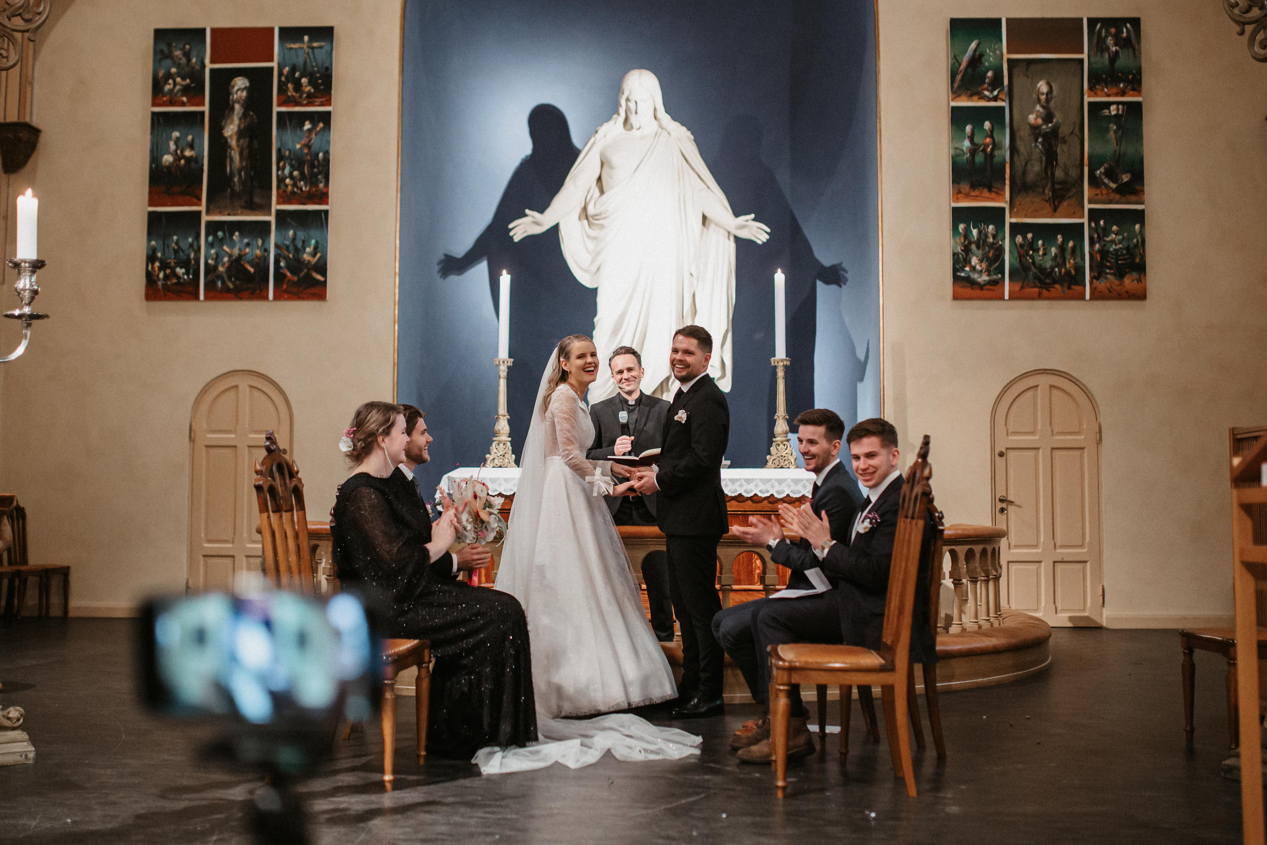 Winter wedding in rainy Stavanger. Свадебный фотограф Гродно Минск Destination wedding photographer