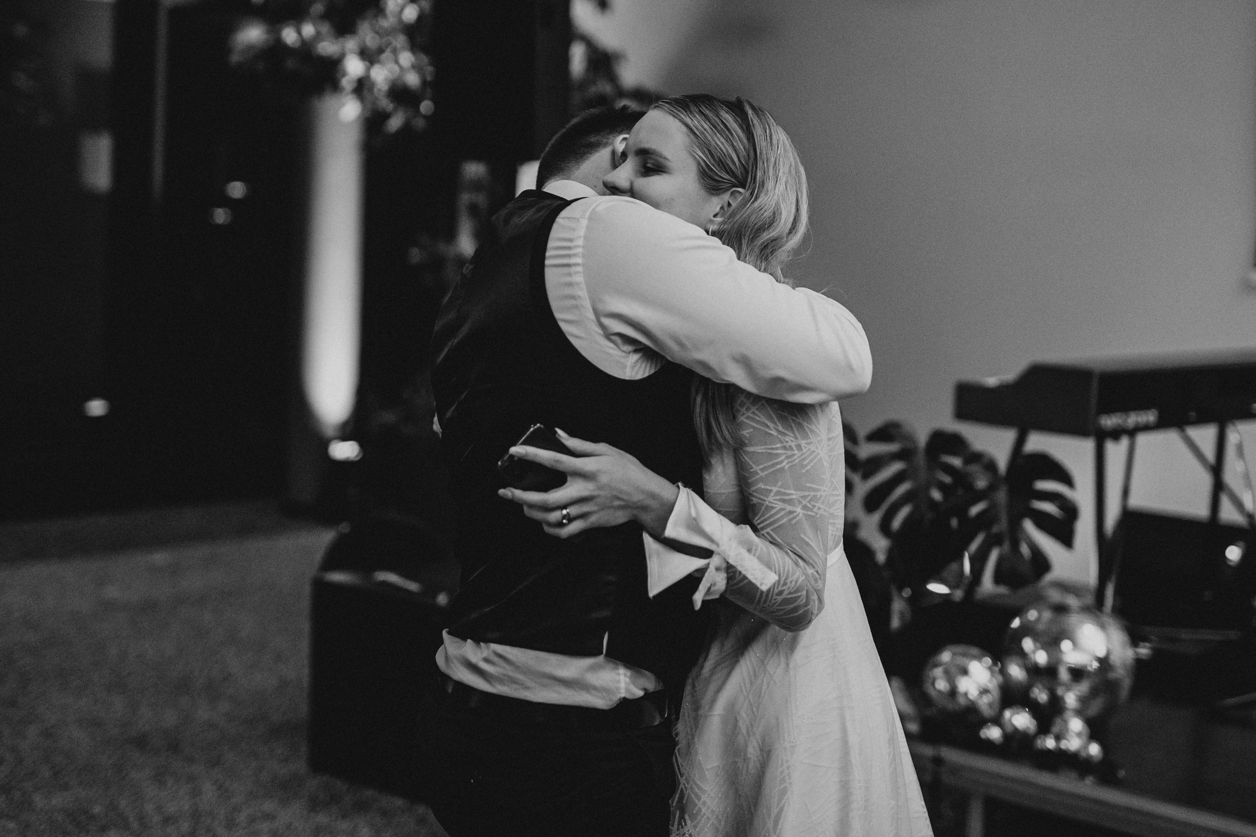 Winter wedding in rainy Stavanger. Свадебный фотограф Гродно Минск Destination wedding photographer