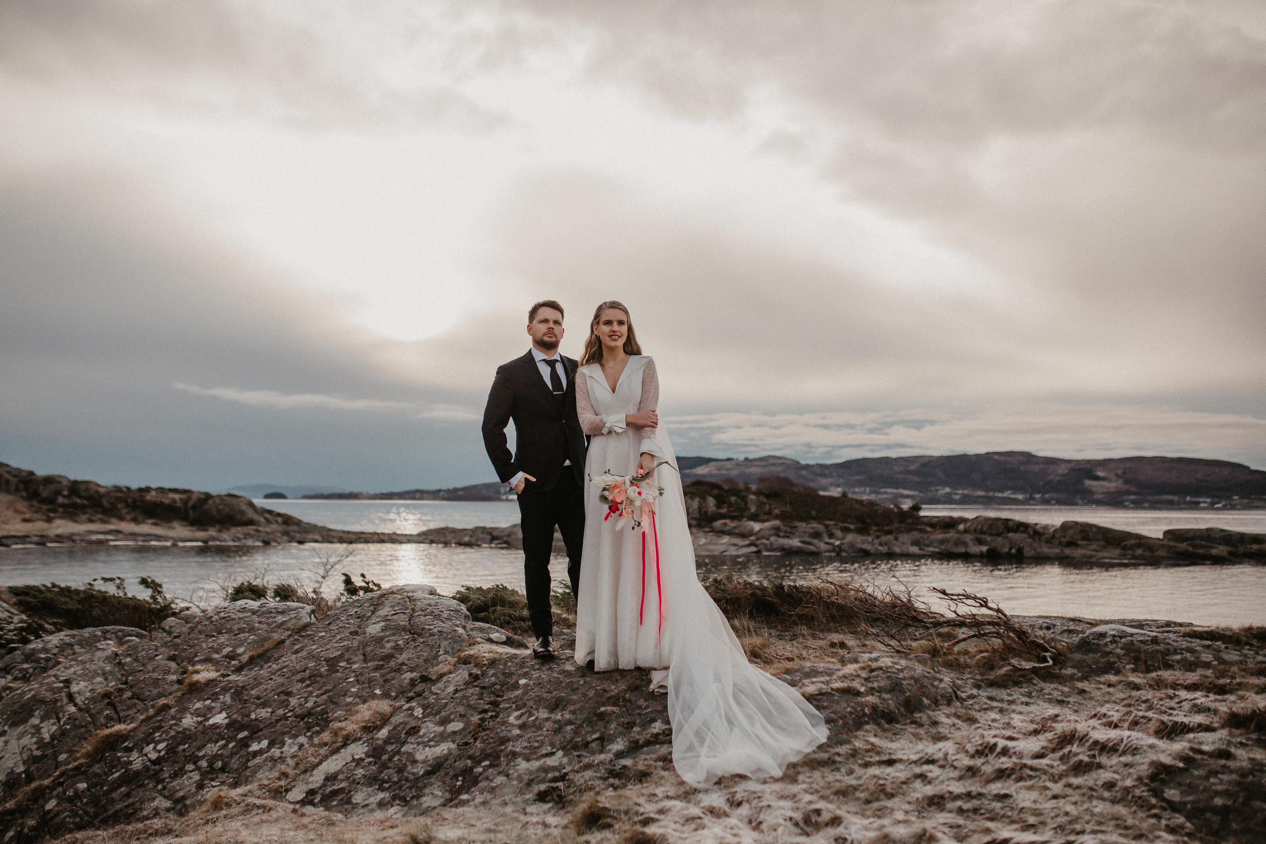 Winter wedding in rainy Stavanger. Свадебный фотограф Гродно Минск Destination wedding photographer