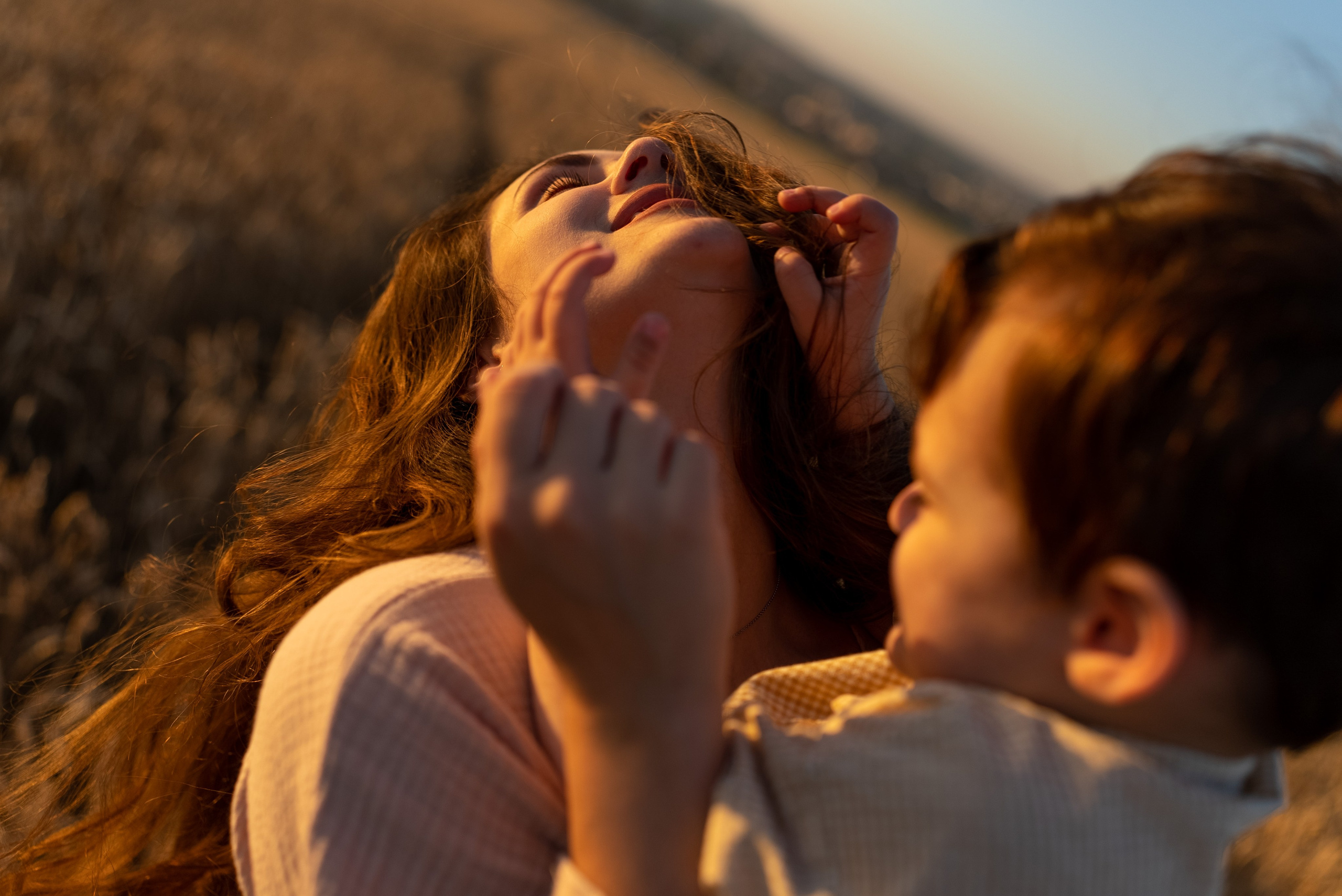 Семейная фотосессия в поле. Семейный фотограф и видеограф Алёна Ким