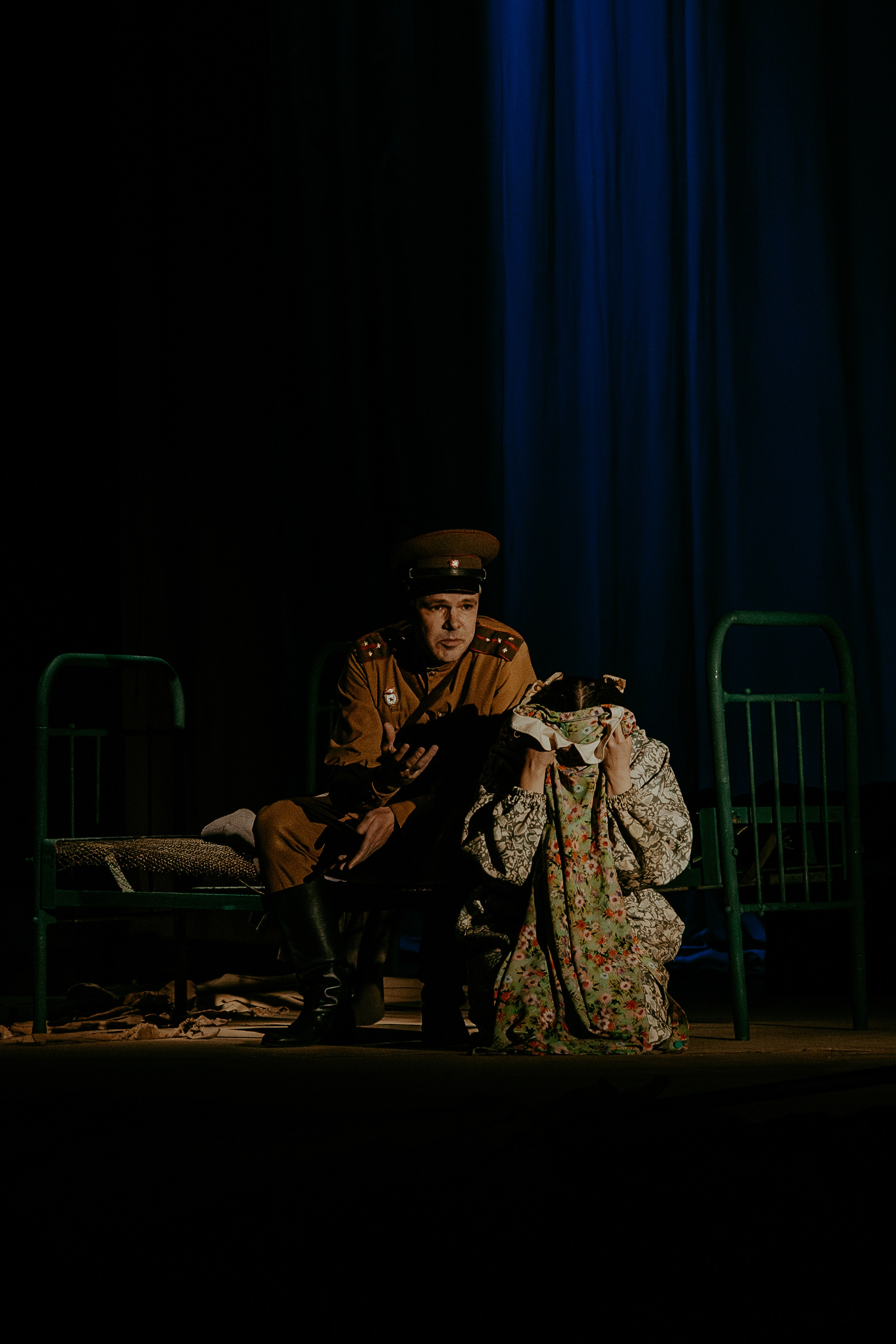 Театр Юного Зрителя " Не покидай меня». Фотограф Марк Файзулин