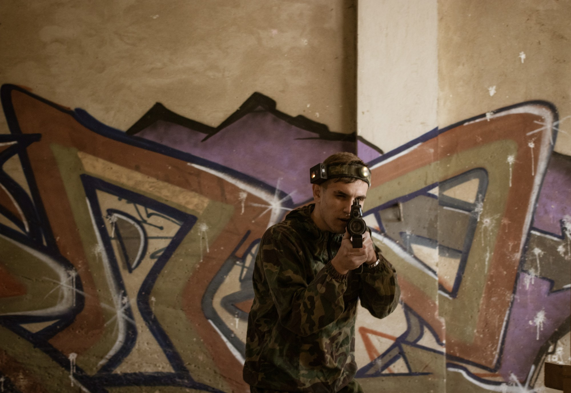 Лазертаг на заводе ЗИП. Репортажный, промышленный и маркетплейс-фотограф Дмитрий Чернат