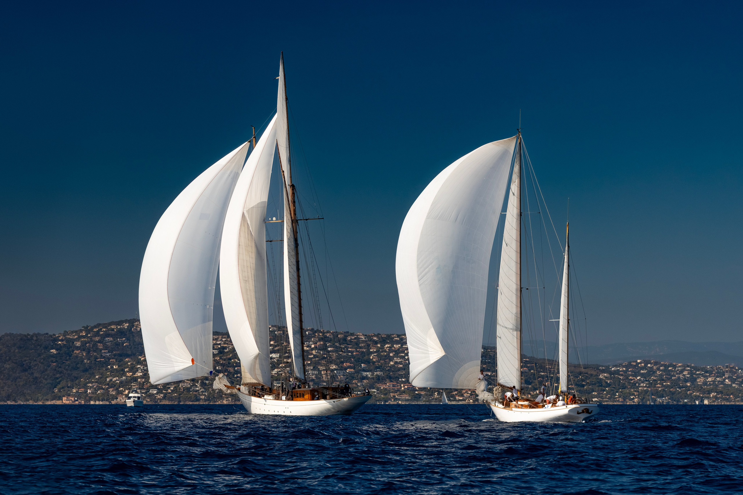 ЯХТЫ / МОРЕ / ПУТЕШЕСТВИЯ. Сложная съёмка для бизнеса b2b / Яхтенный фотограф / Корпоративные календари / Промышленная съёмка / Спортивный репортаж