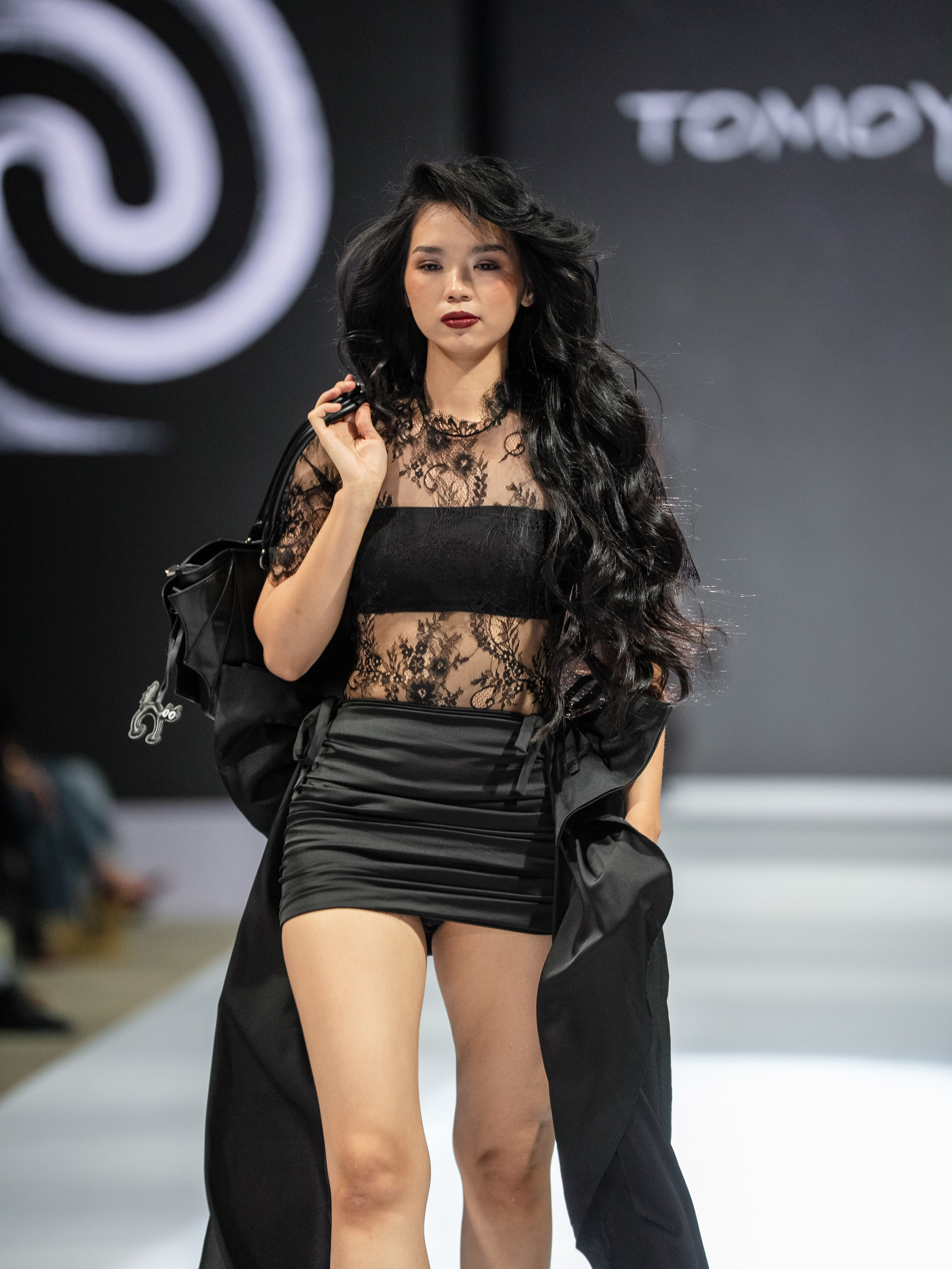 Eurasia Fashion Week Tomoyov. Сайт Алматинского НЮ АРТ, будуар и фэшн фотографа Дениса Карпенко