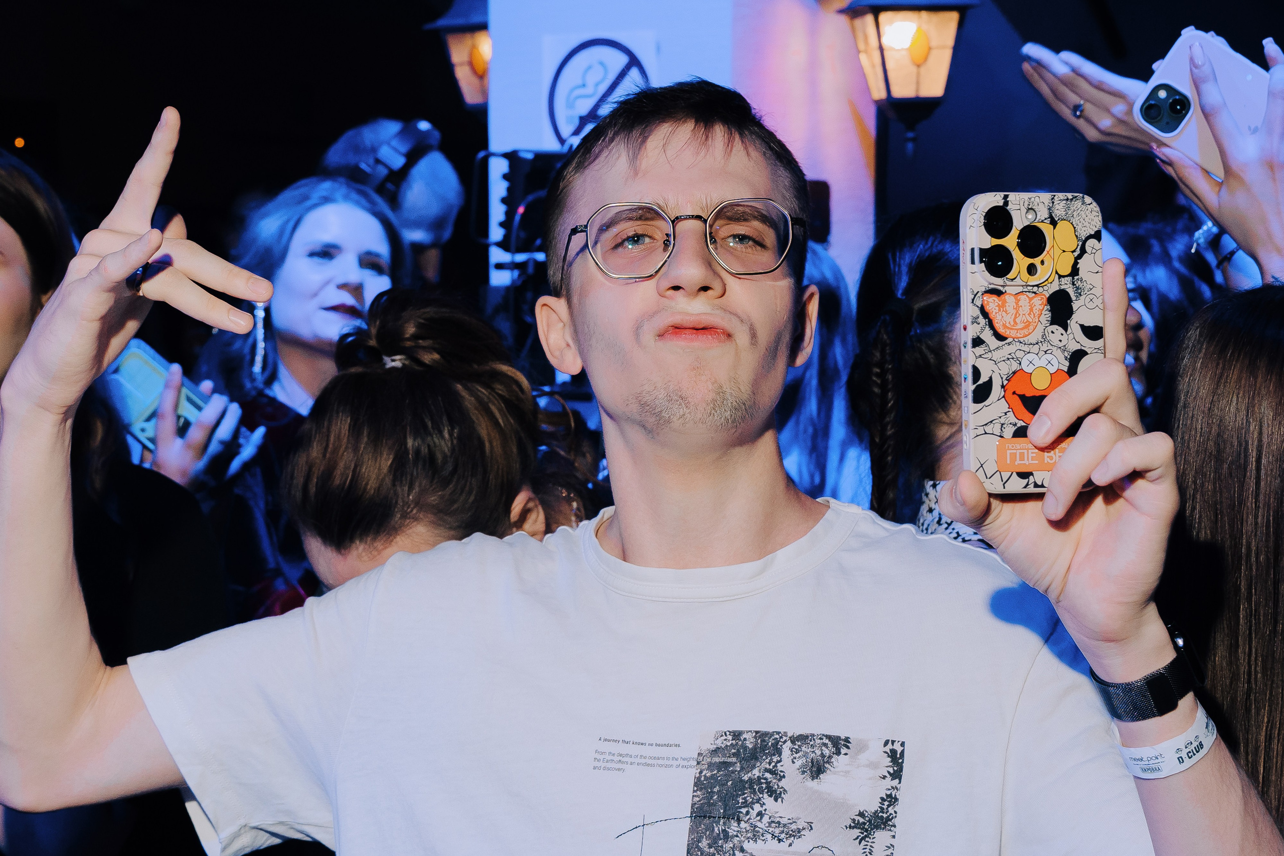 20 ЛЕТ МЕГАПОЛИС ЧЕЛЯБИНСК ХЕДЛАЙНЕР ЕЛКА. Репортажный фотограф Зуев Роман г. Челябинск