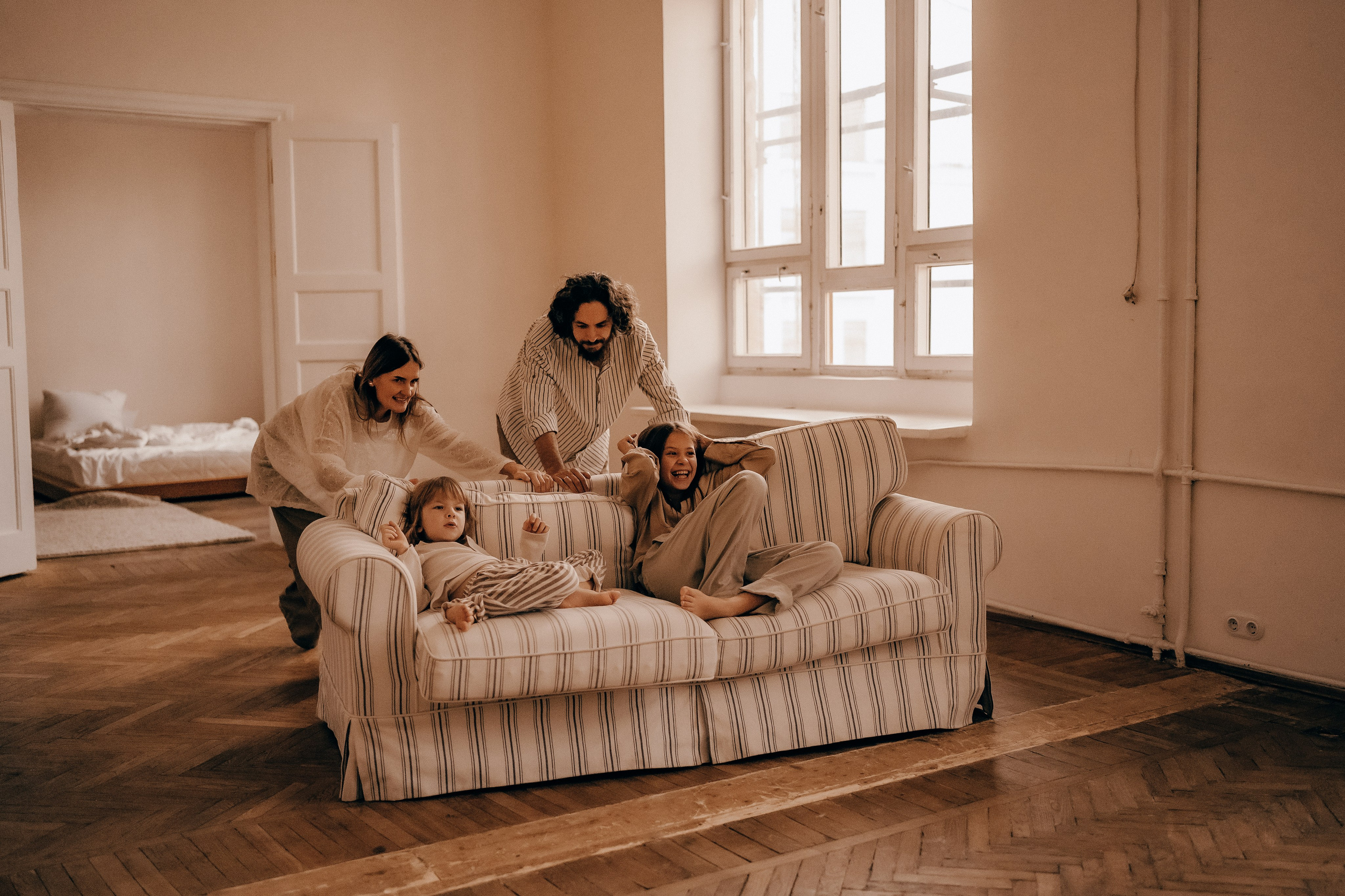 Объятья и немного баловства. Главная