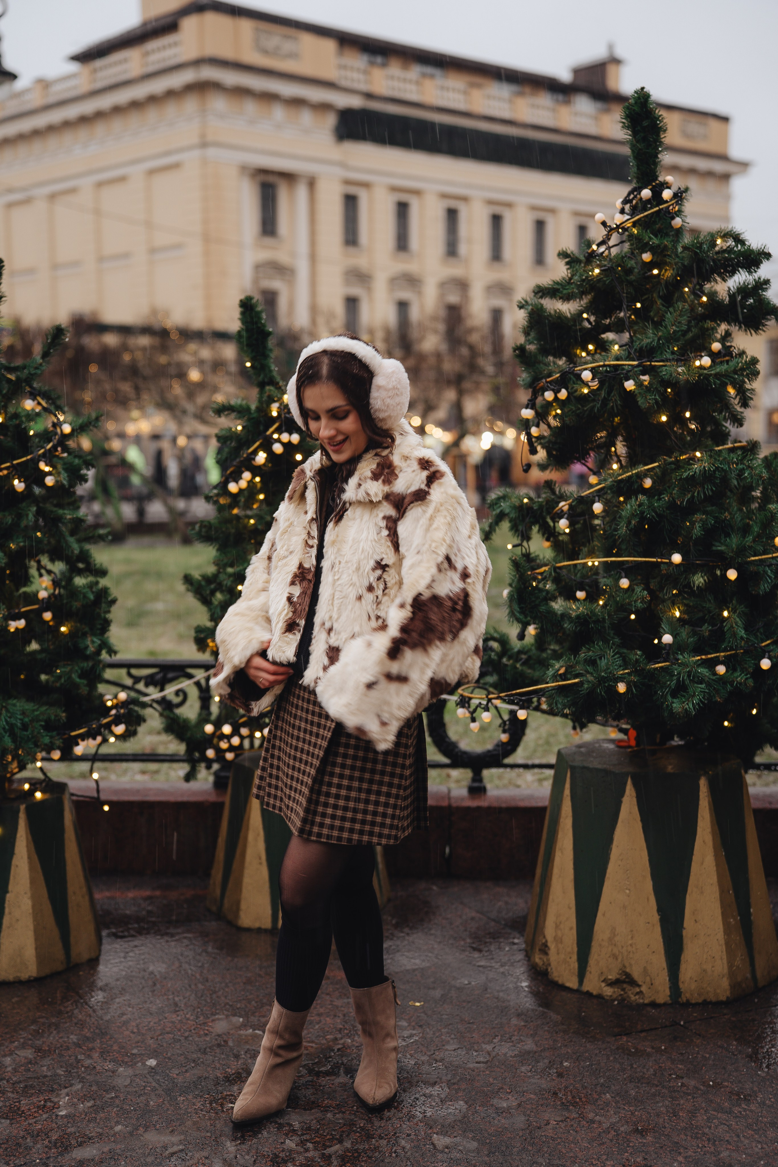 ПРОГУЛКА НА МАНЕЖНОЙ ПЛОЩАДИ ДЛЯ ДЕВУШКИ ПЕРЕД НОВЫМ ГОДОМ (НОВОГОДНЯЯ ФОТОСЕССИИЯ НА МАНЕЖНОЙ ПЛОЩАДИ). Профессиональный фотограф, Санкт-Петербург — Виктория Богомолова
