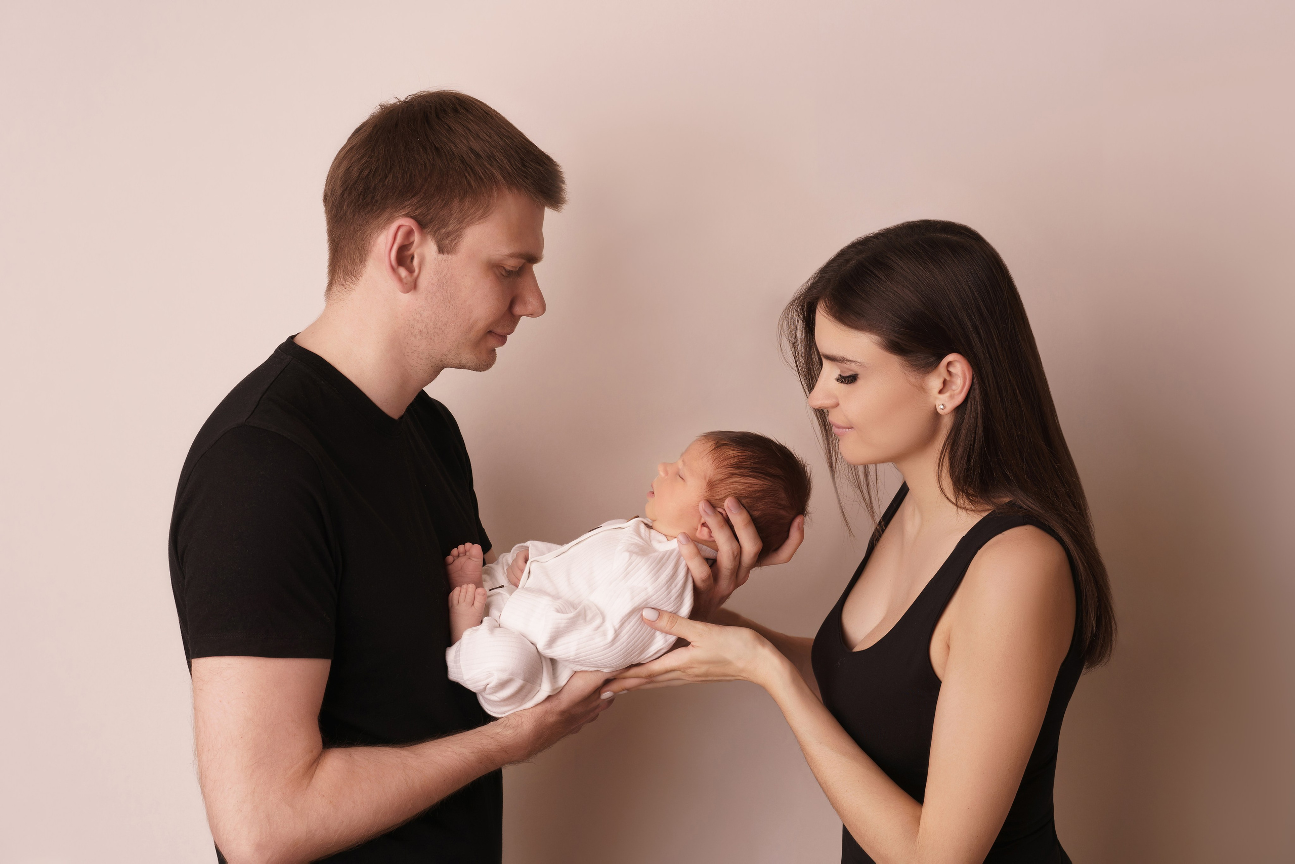 Семейные фотосессии с новорожденными | Трогательные кадры малышей и их близких в Москве и МО. Фотосессия новорожденных в Москве и Московской области | Профессиональный фотограф newborn — Татьяна Иванова