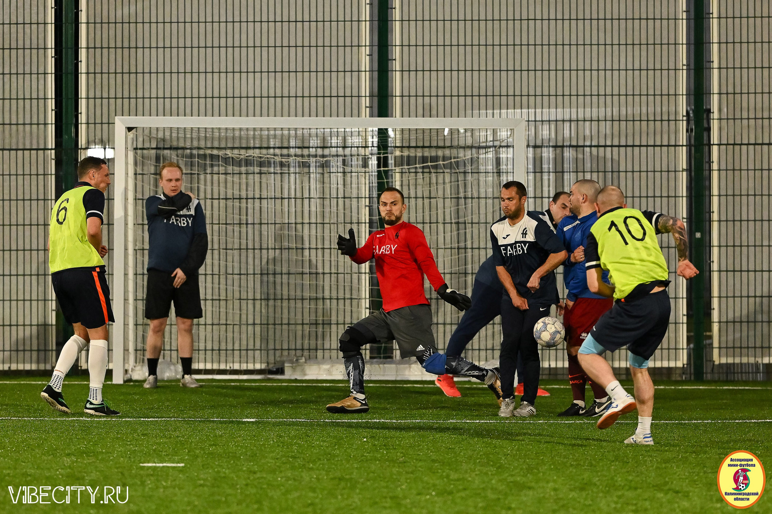 ИГРЫ МИНИ-ФУТБОЛЬНОЙ ЛИГИ. VIBECITY.RU Вайб Сити Ру Фоторепортажи Фотоотчеты Калининград
