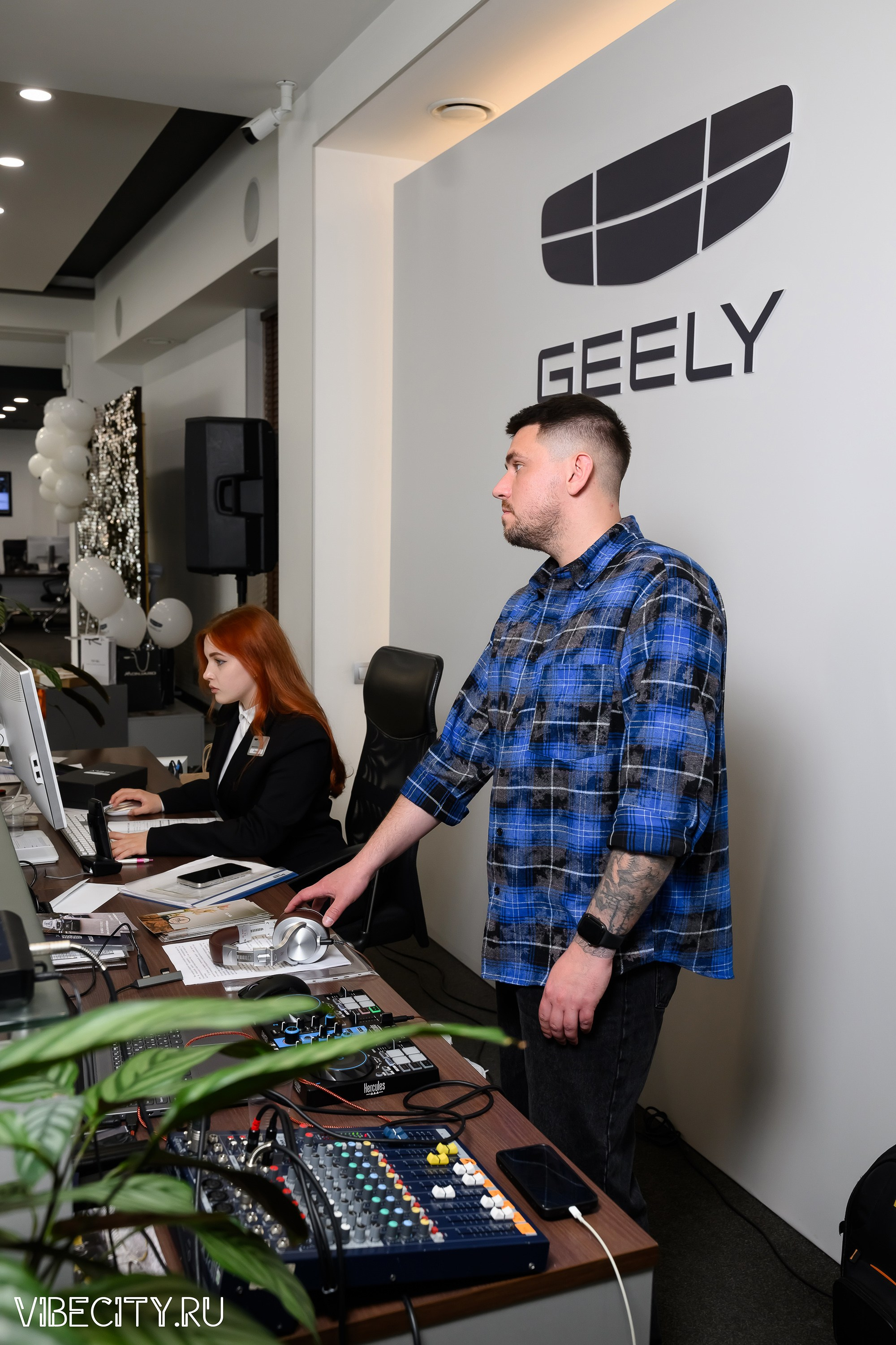 Презентация Geely Manjaro. VIBECITY.RU Вайб Сити Ру Фоторепортажи Фотоотчеты Калининград