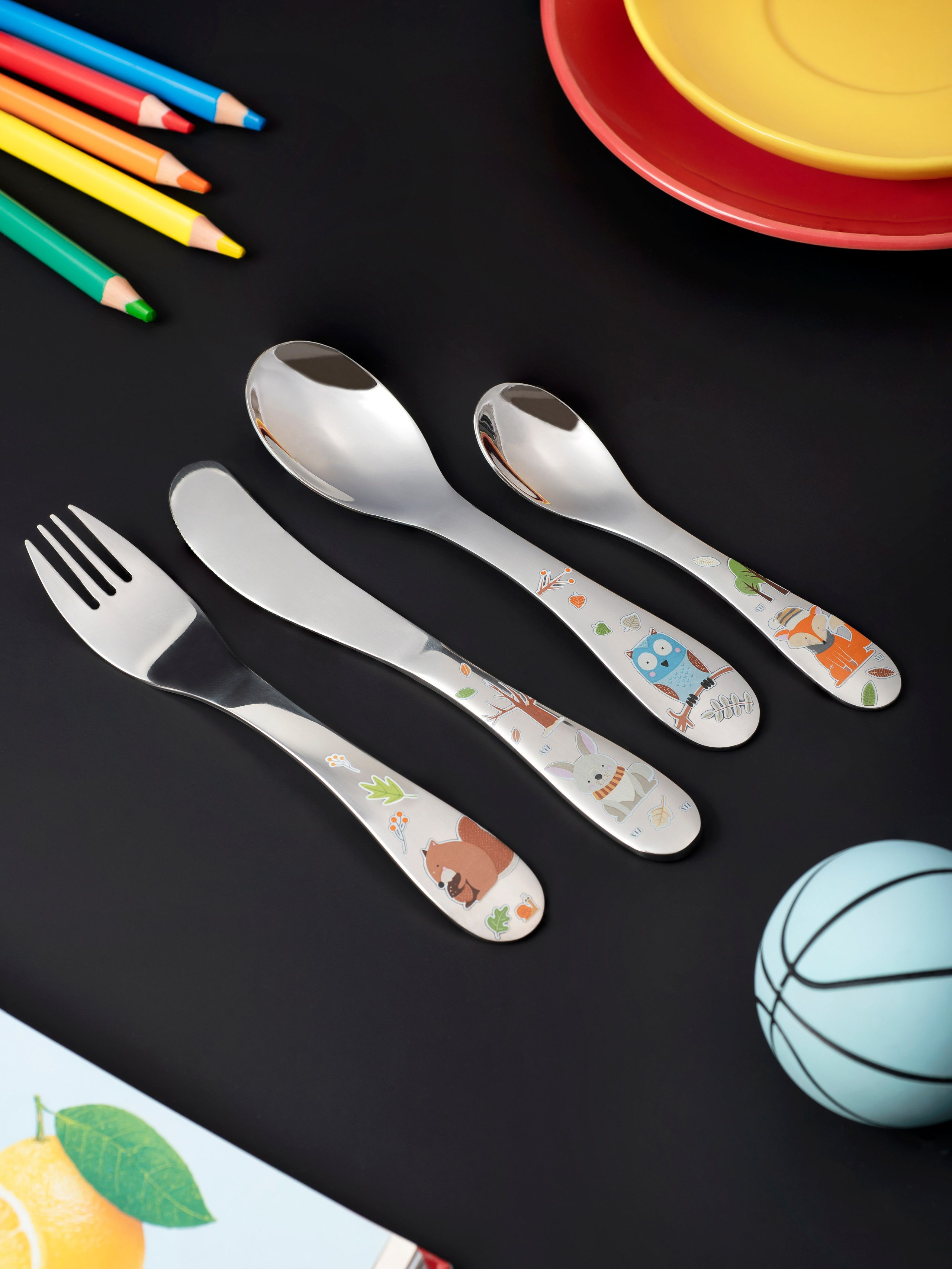 Фотосъемка детского набора столовых приборов. Фотосъемка столовых приборов для детей.