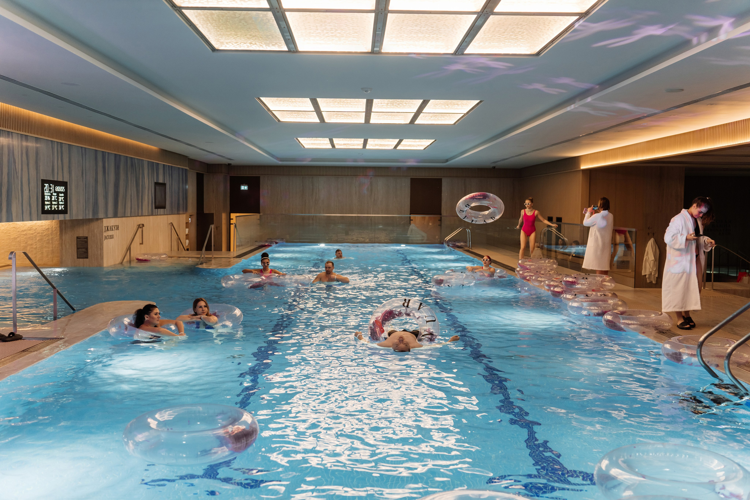 12 февраля (BENUAR Pool Party). BENUAR Restaurant