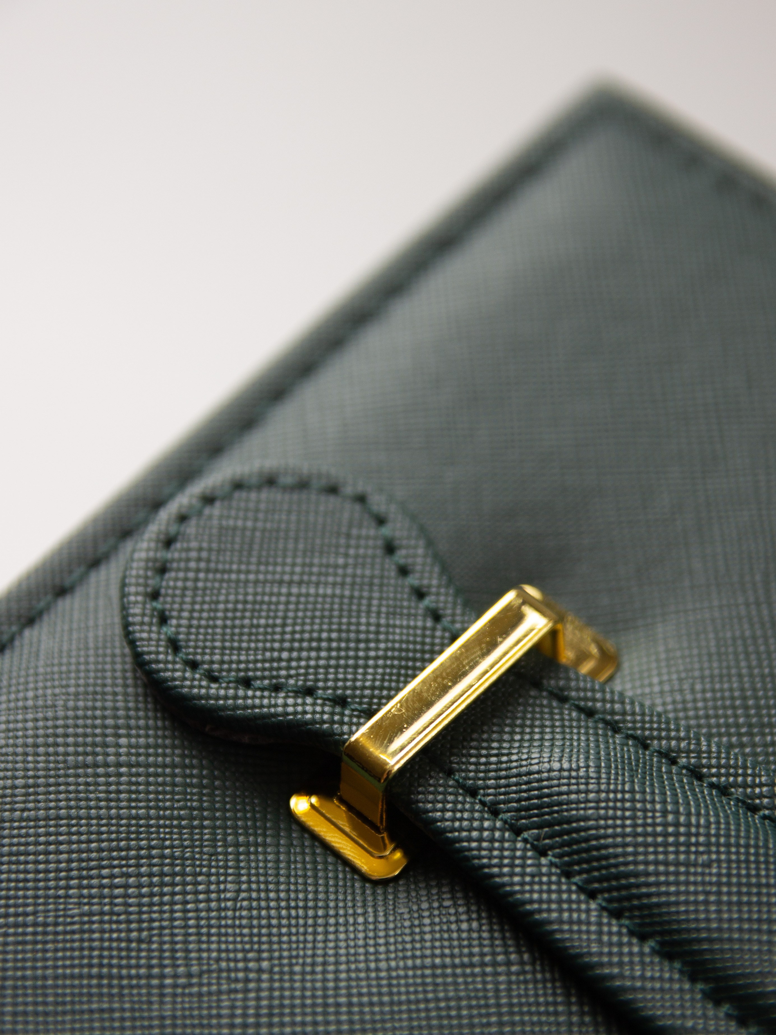 Шкатулка на белом. Александр Стряпунин — предметный фотограф в Улан-Удэ